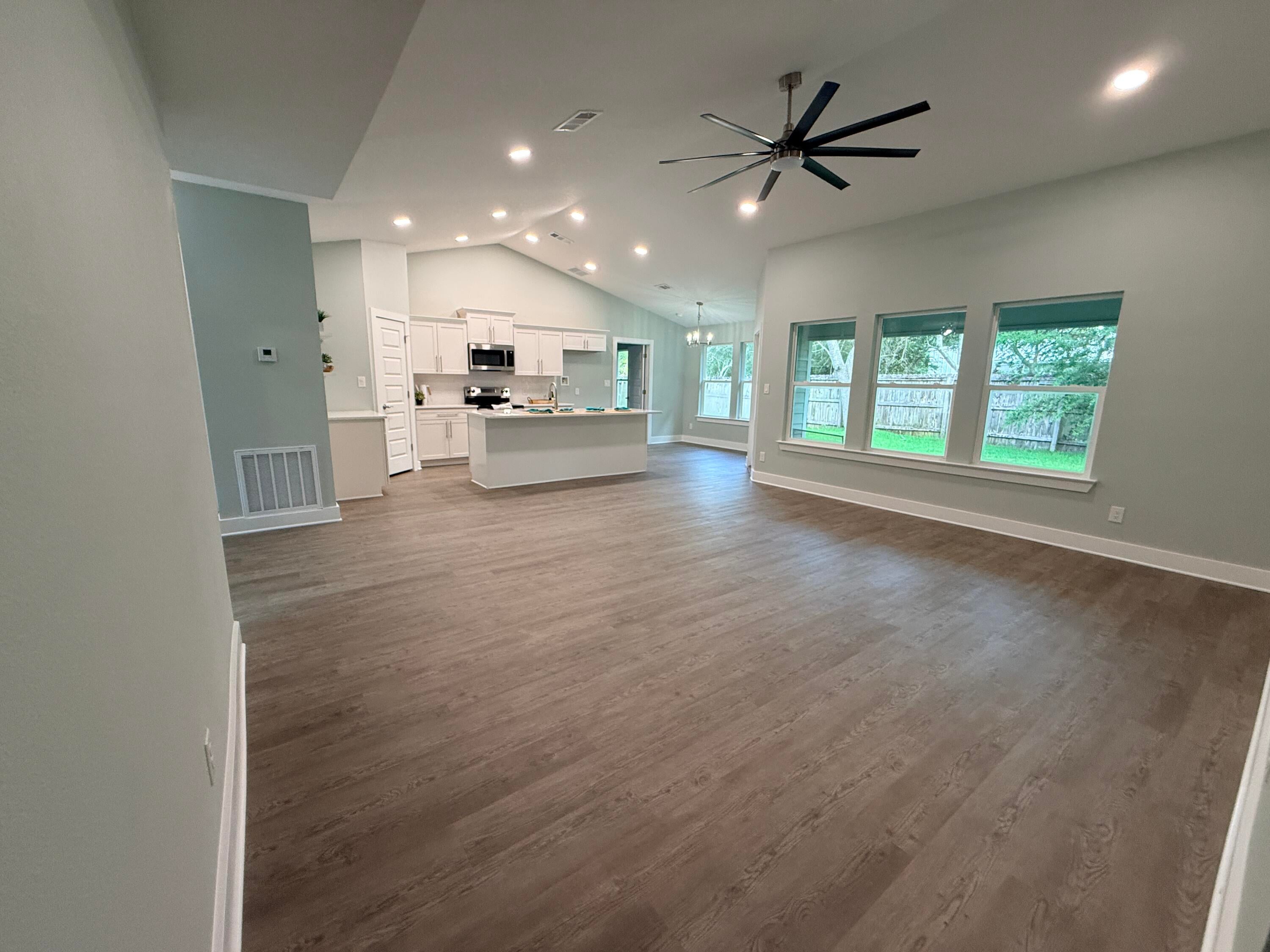 EMERALD SHORES PARK - Residential