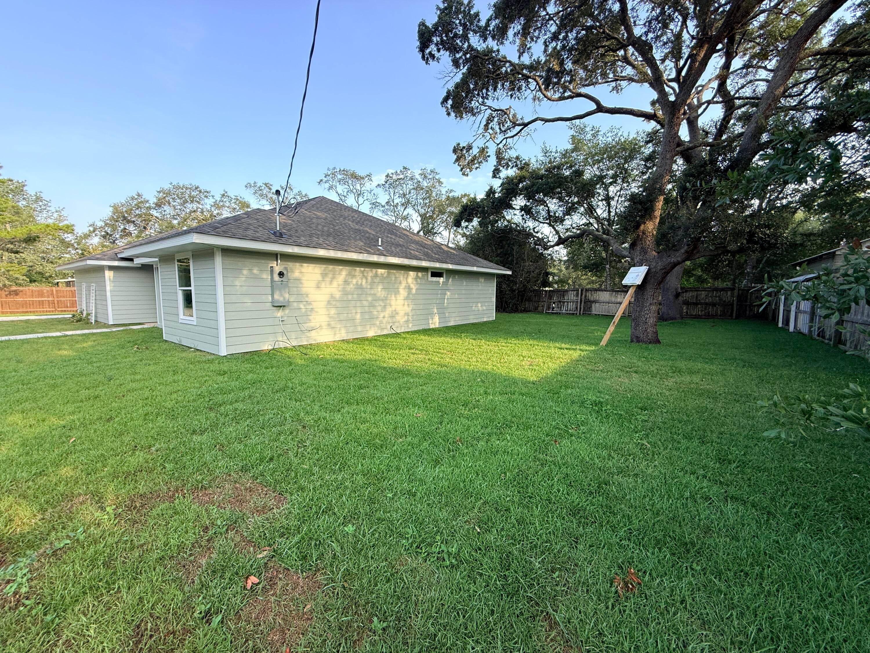 EMERALD SHORES PARK - Residential