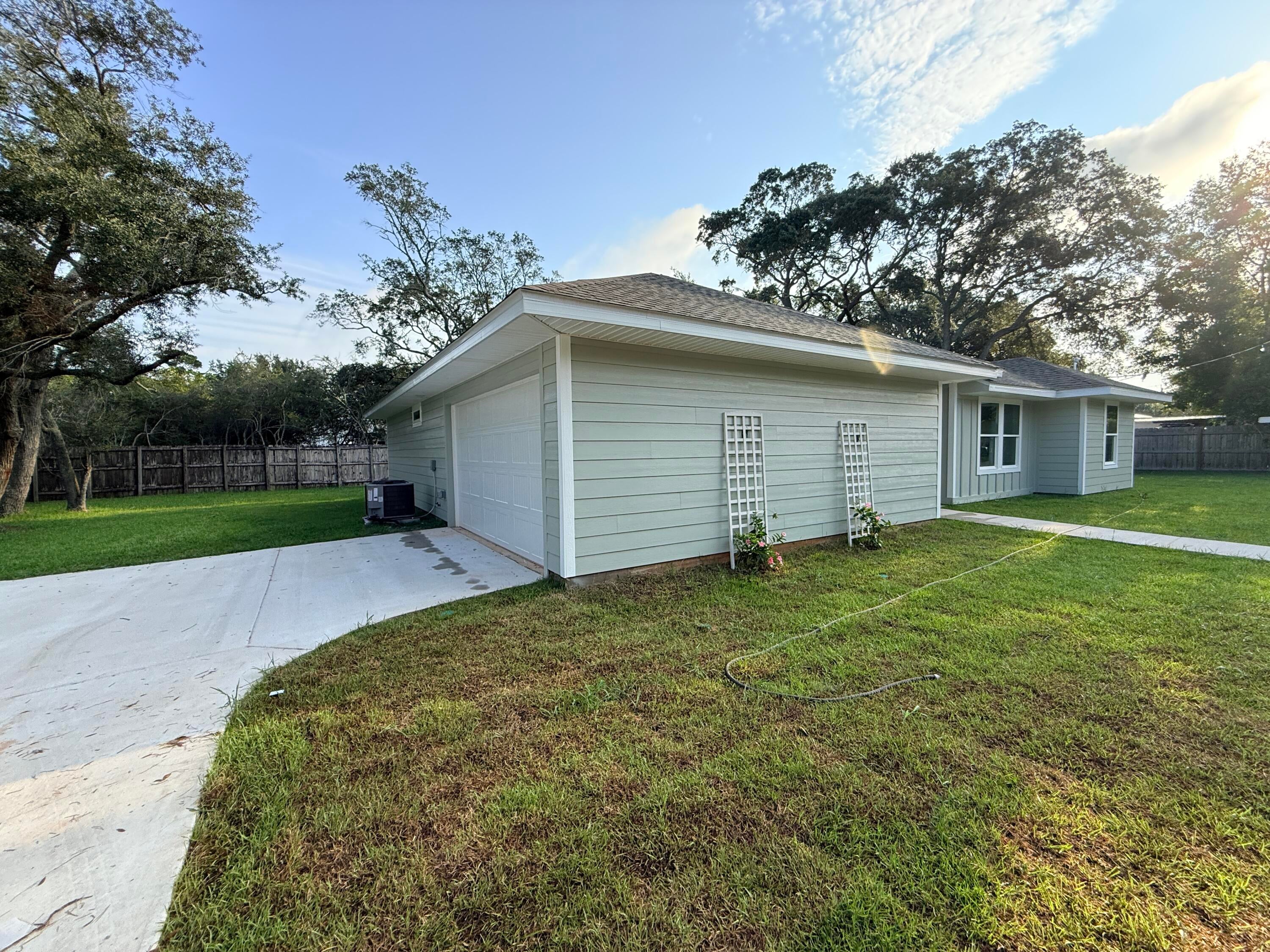 EMERALD SHORES PARK - Residential