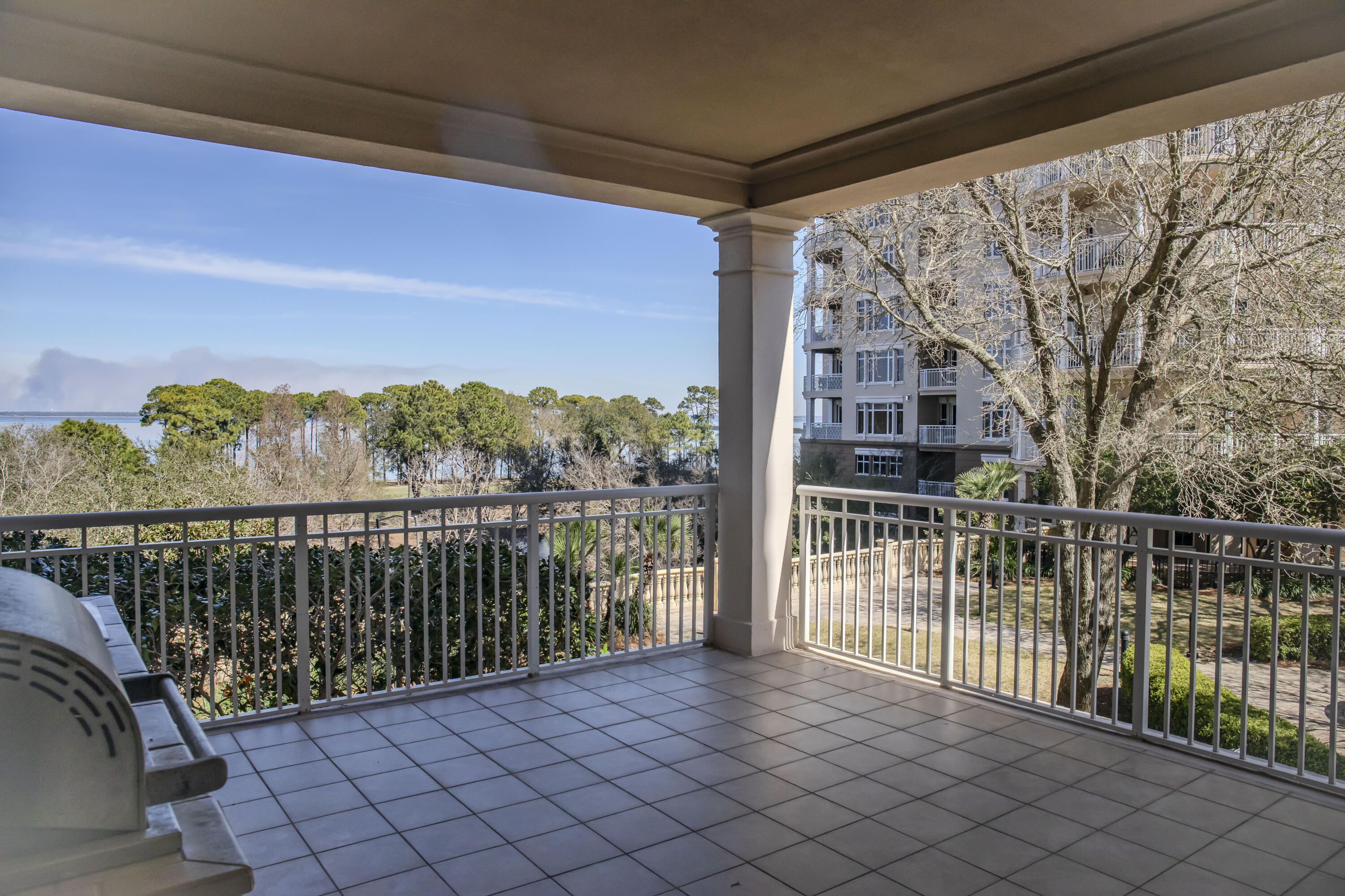 ONE WATER PLACE - Residential