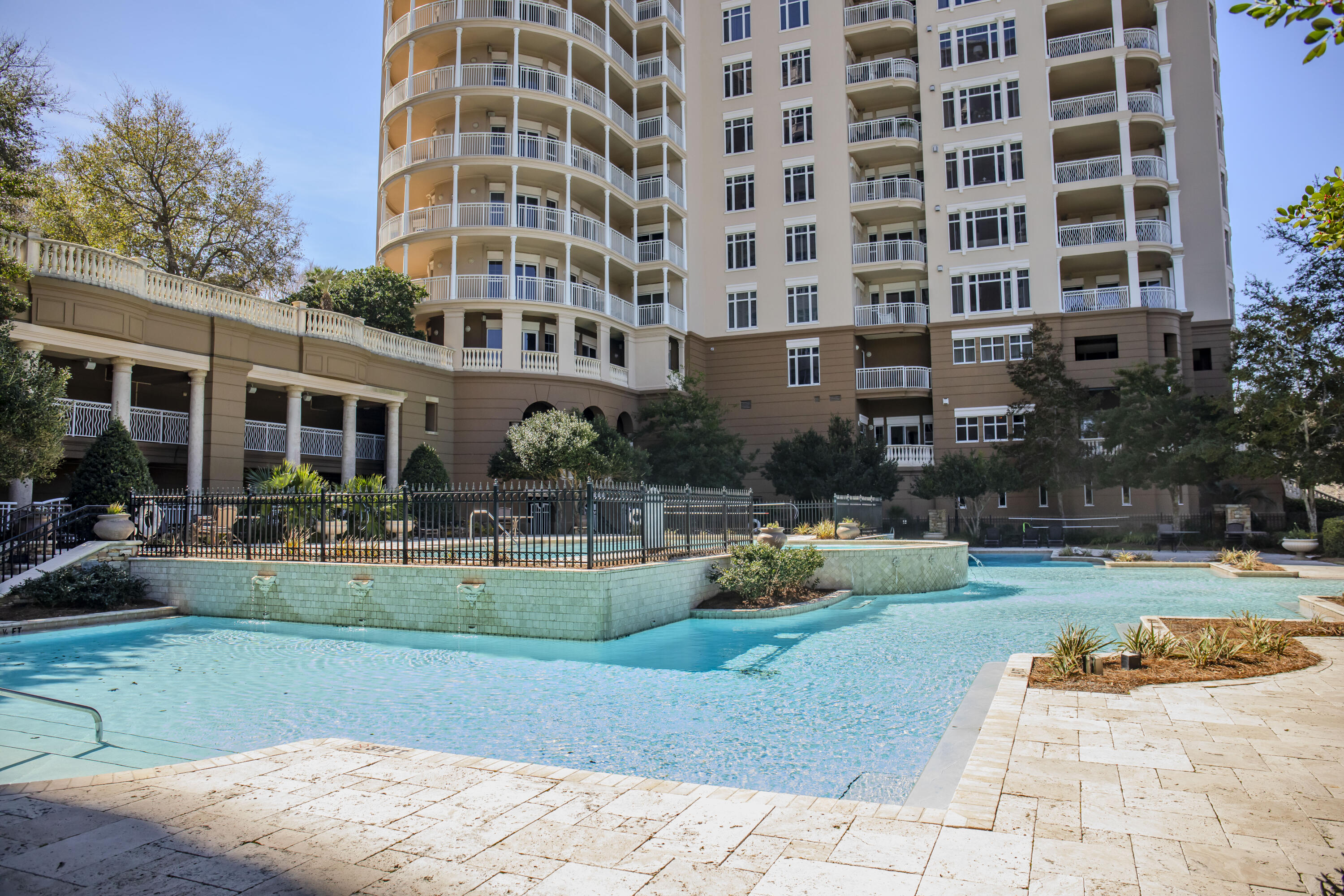 ONE WATER PLACE - Residential