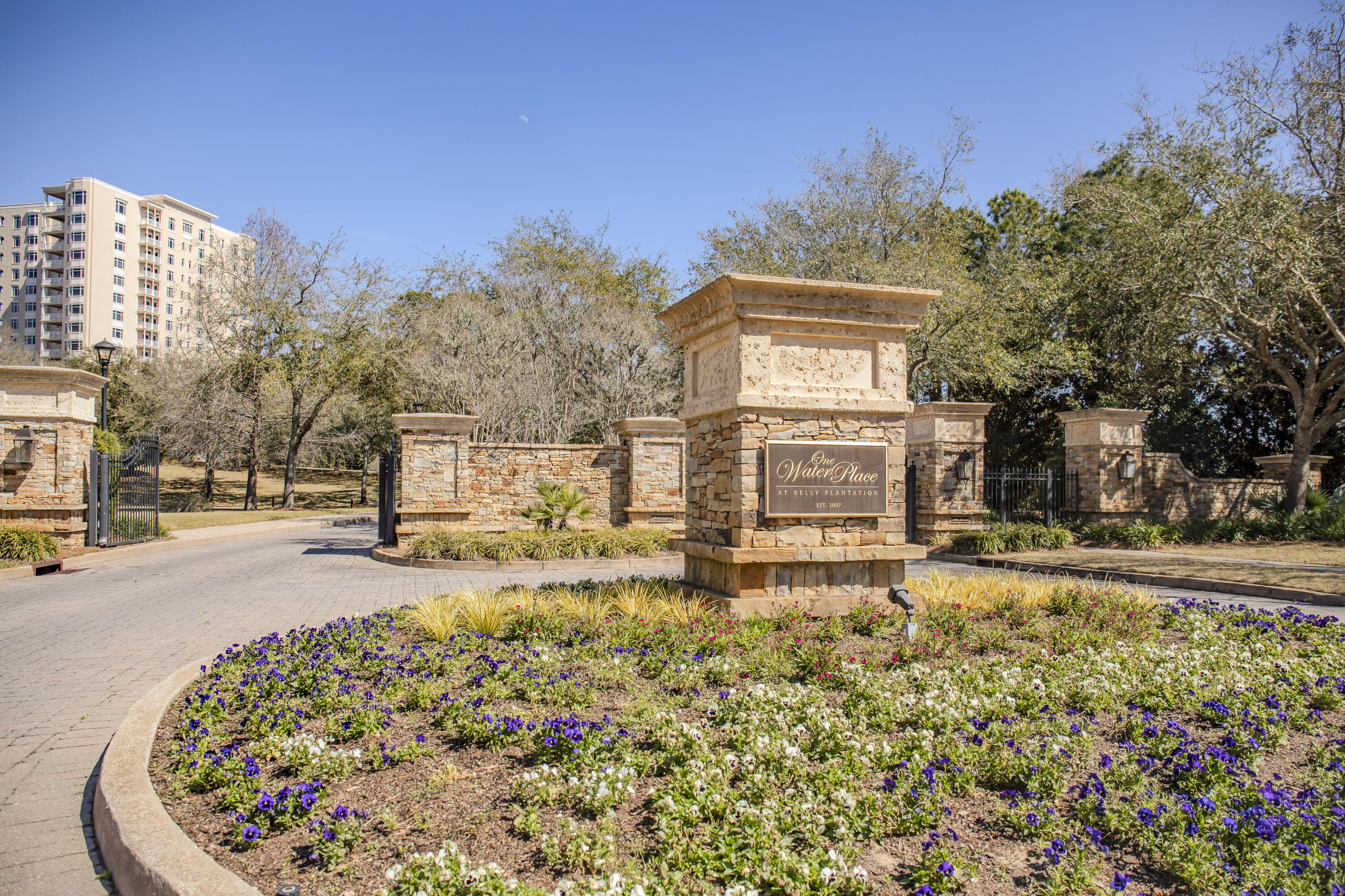 ONE WATER PLACE - Residential
