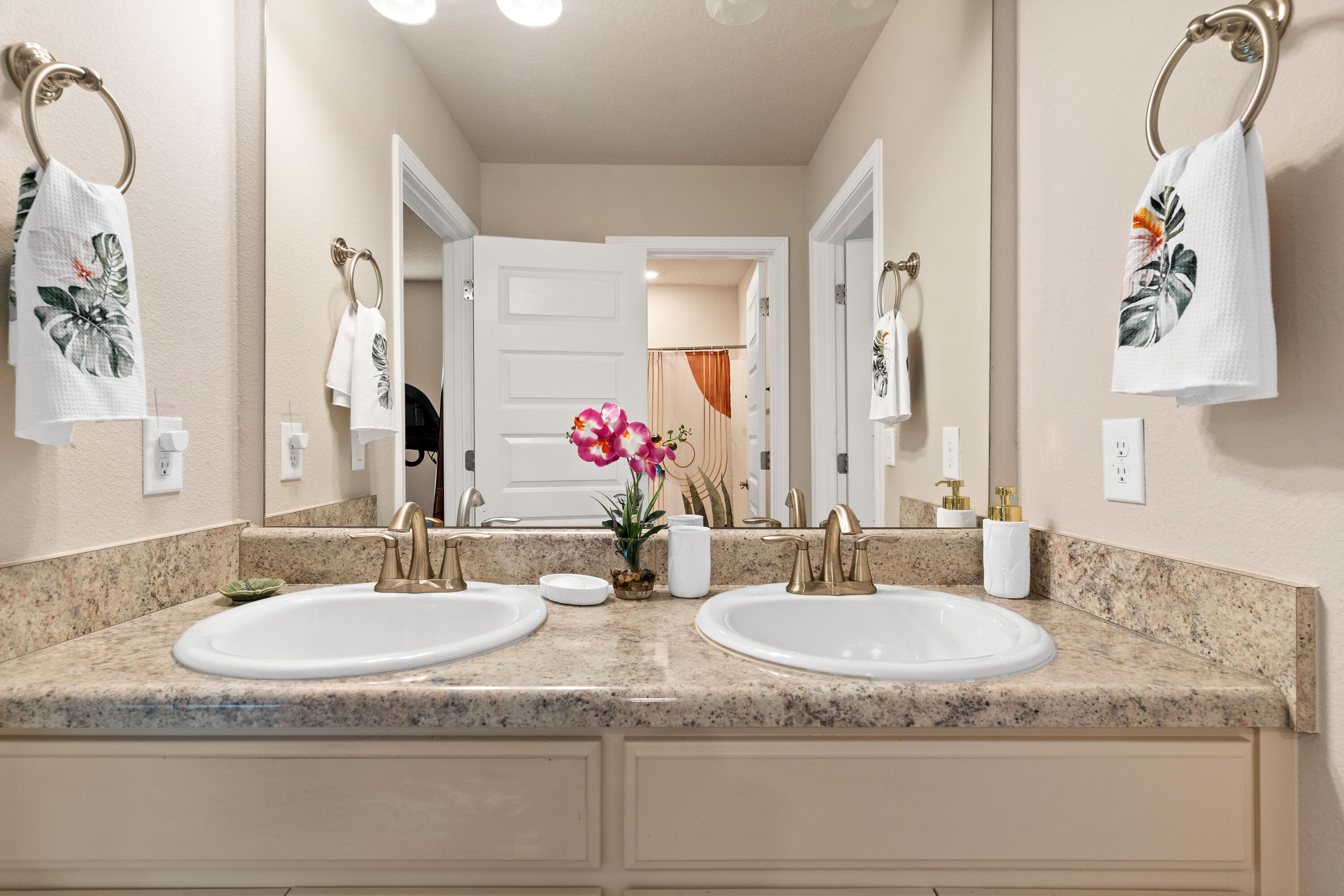 RIDGEWAY LANDING PHASE 1 - Residential Lease