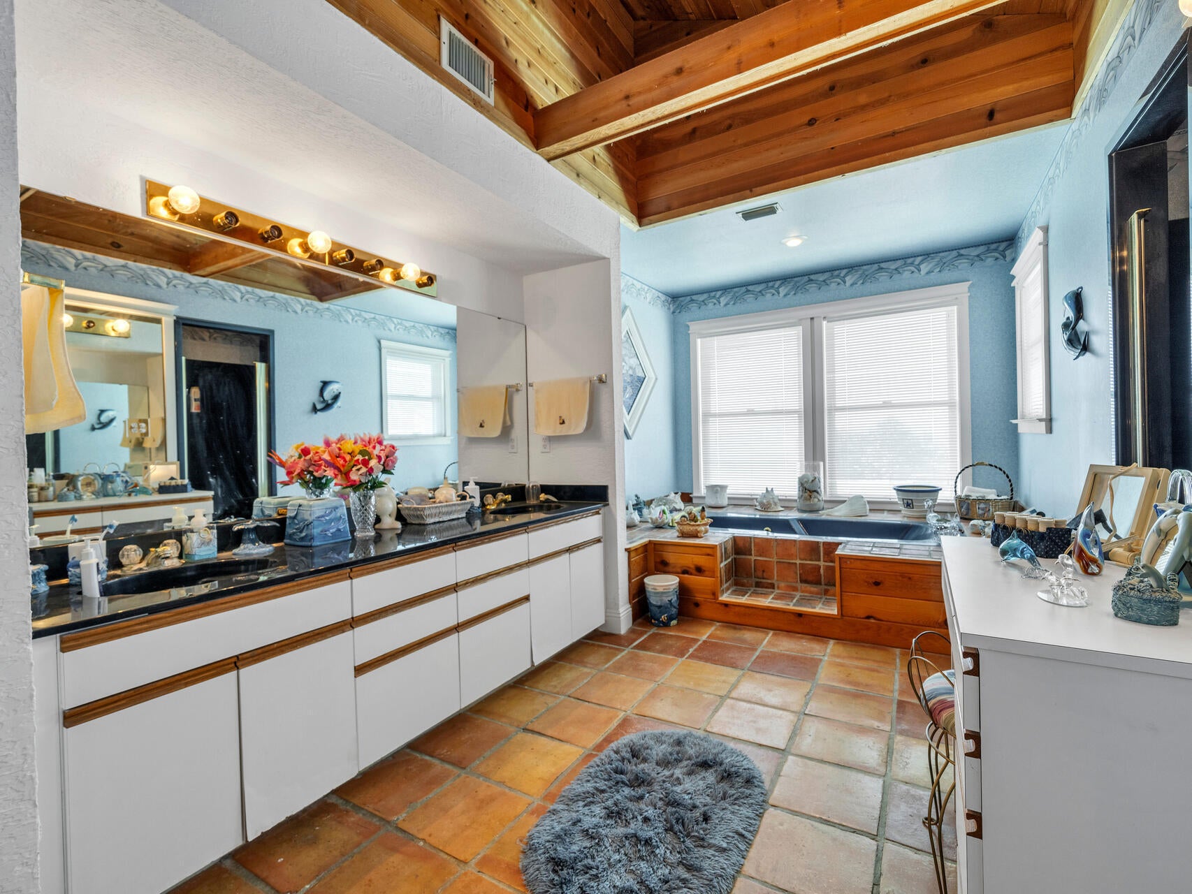 HOLIDAY ISLE - Residential