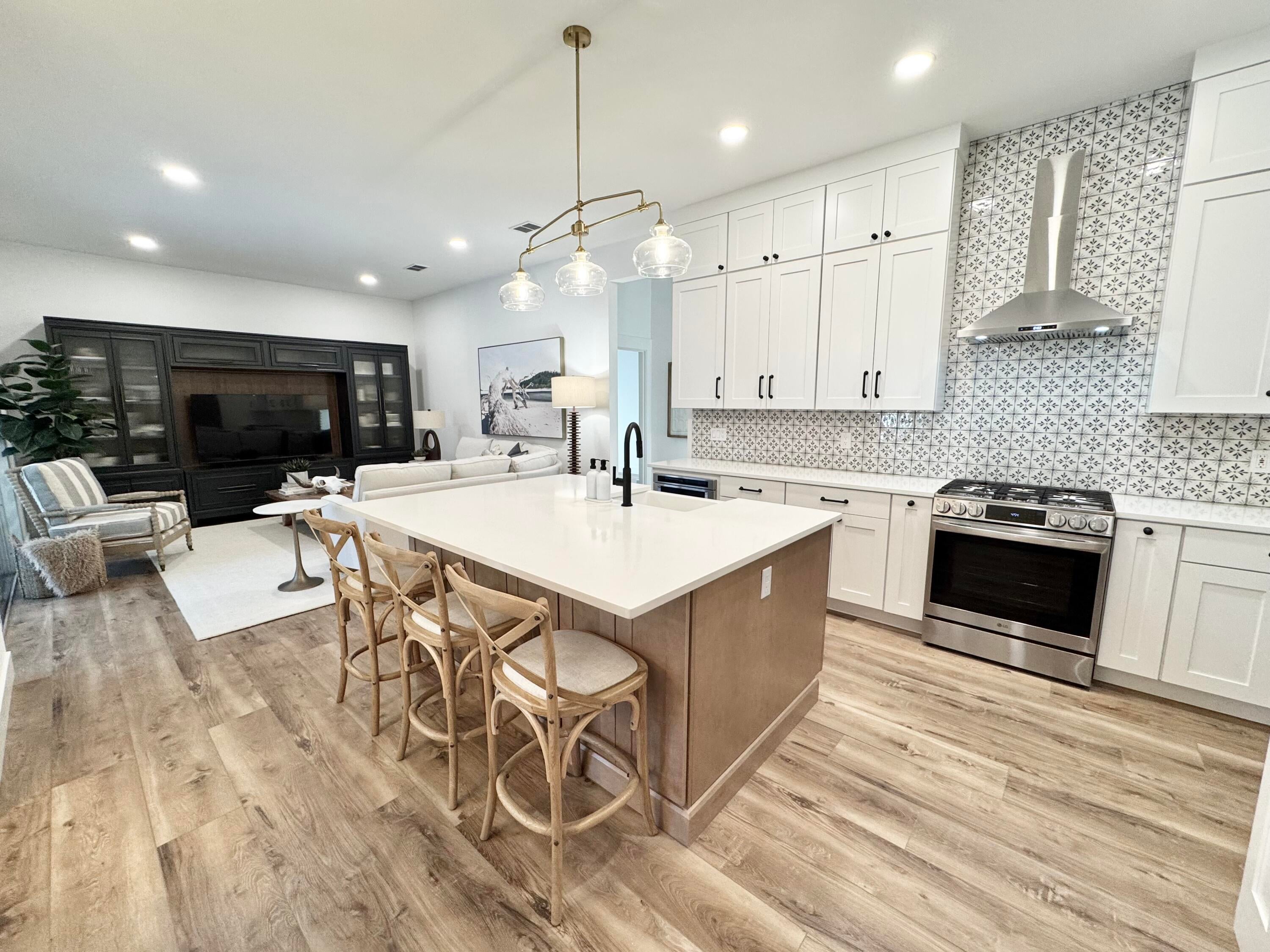 EMERALD LAKES PH 1 - Residential