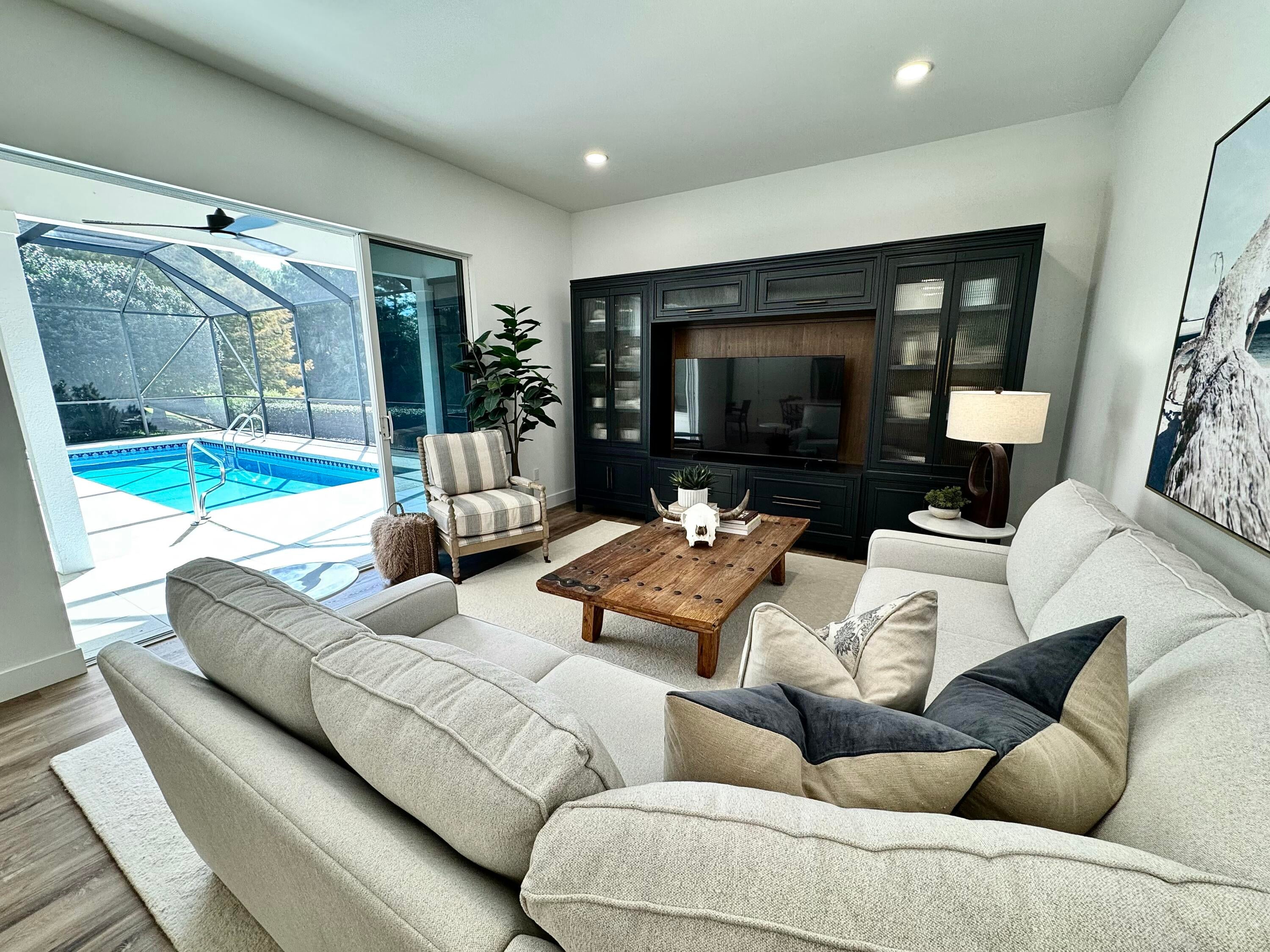 EMERALD LAKES PH 1 - Residential