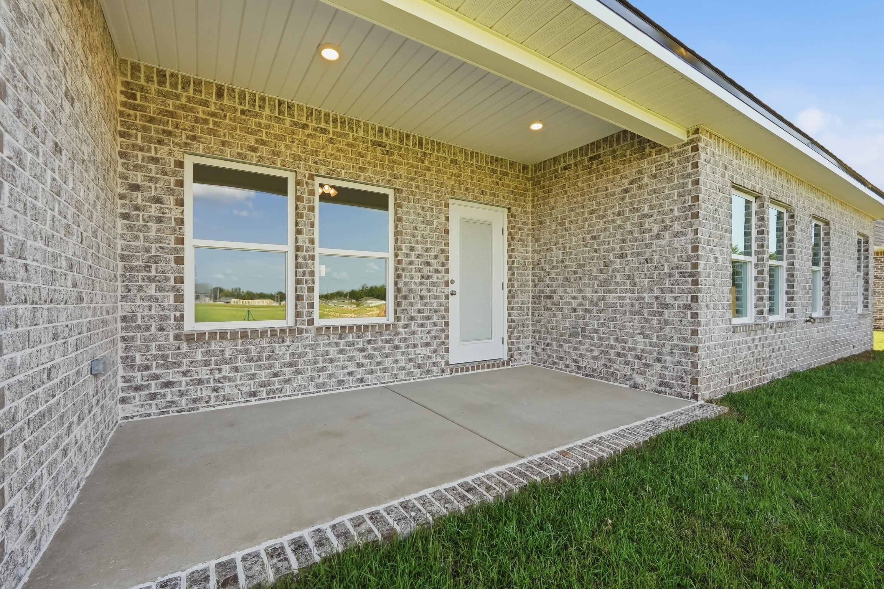 SOUTHERN CHARM - Residential