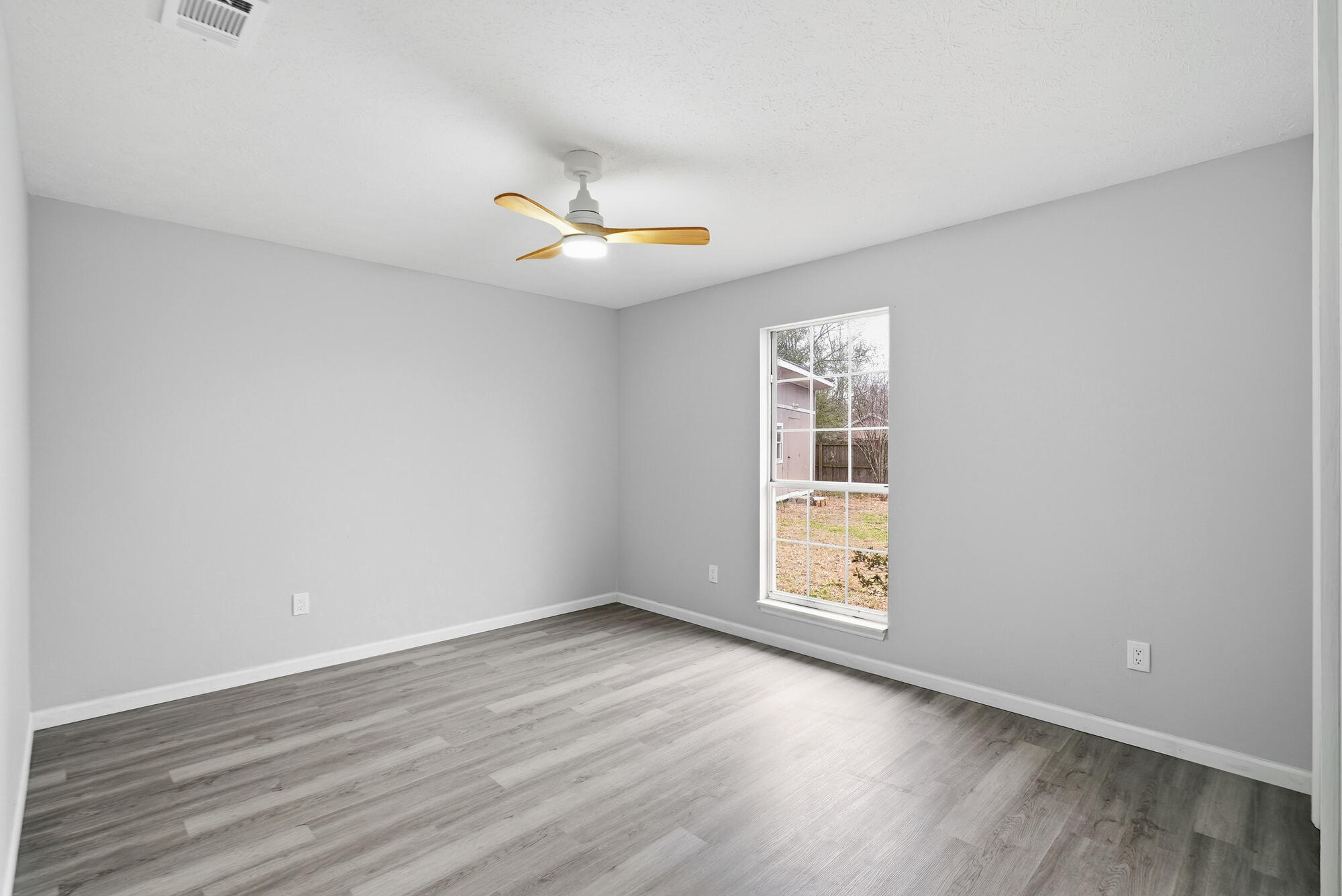 DERBY WOODS - Residential Lease