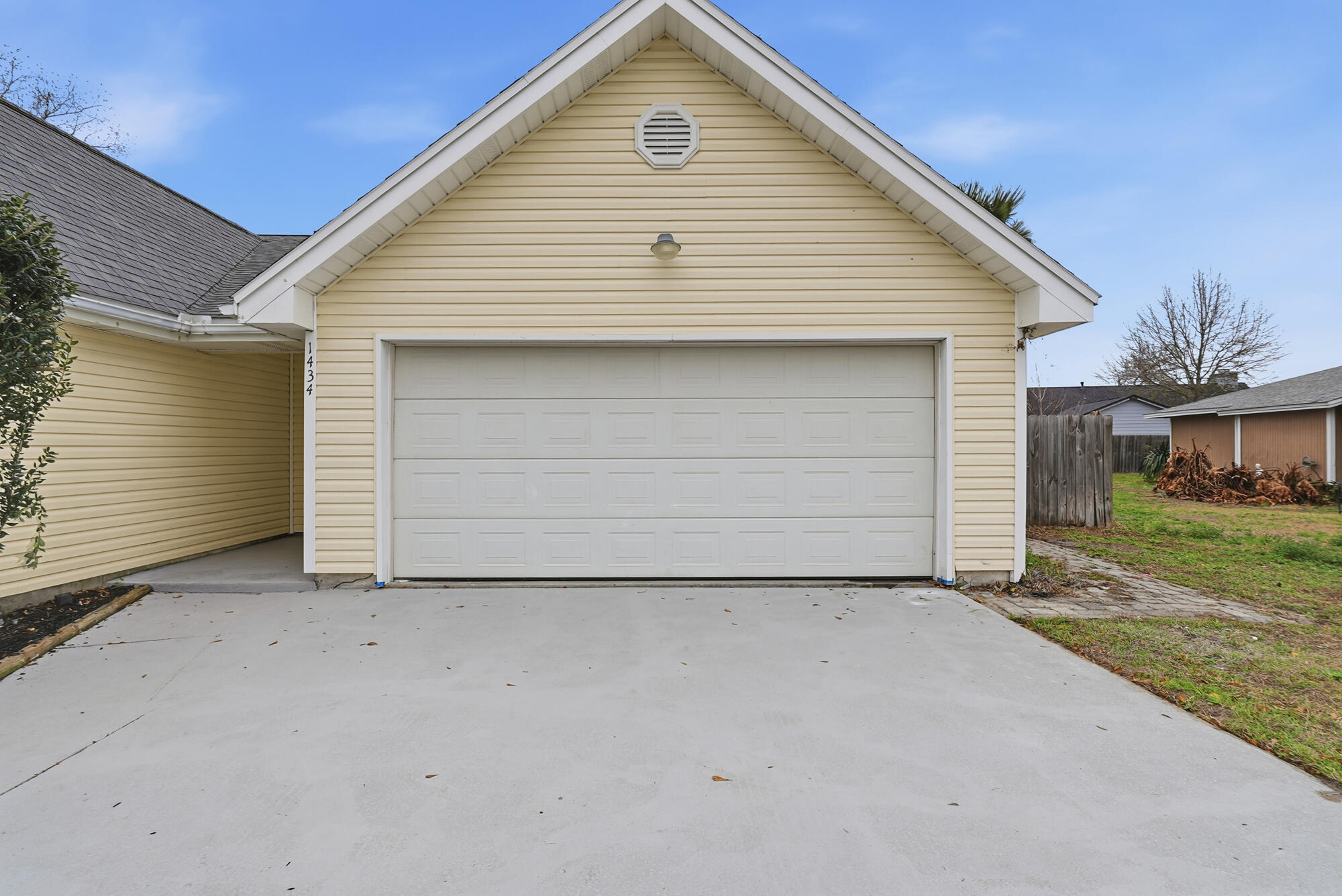 DERBY WOODS - Residential Lease