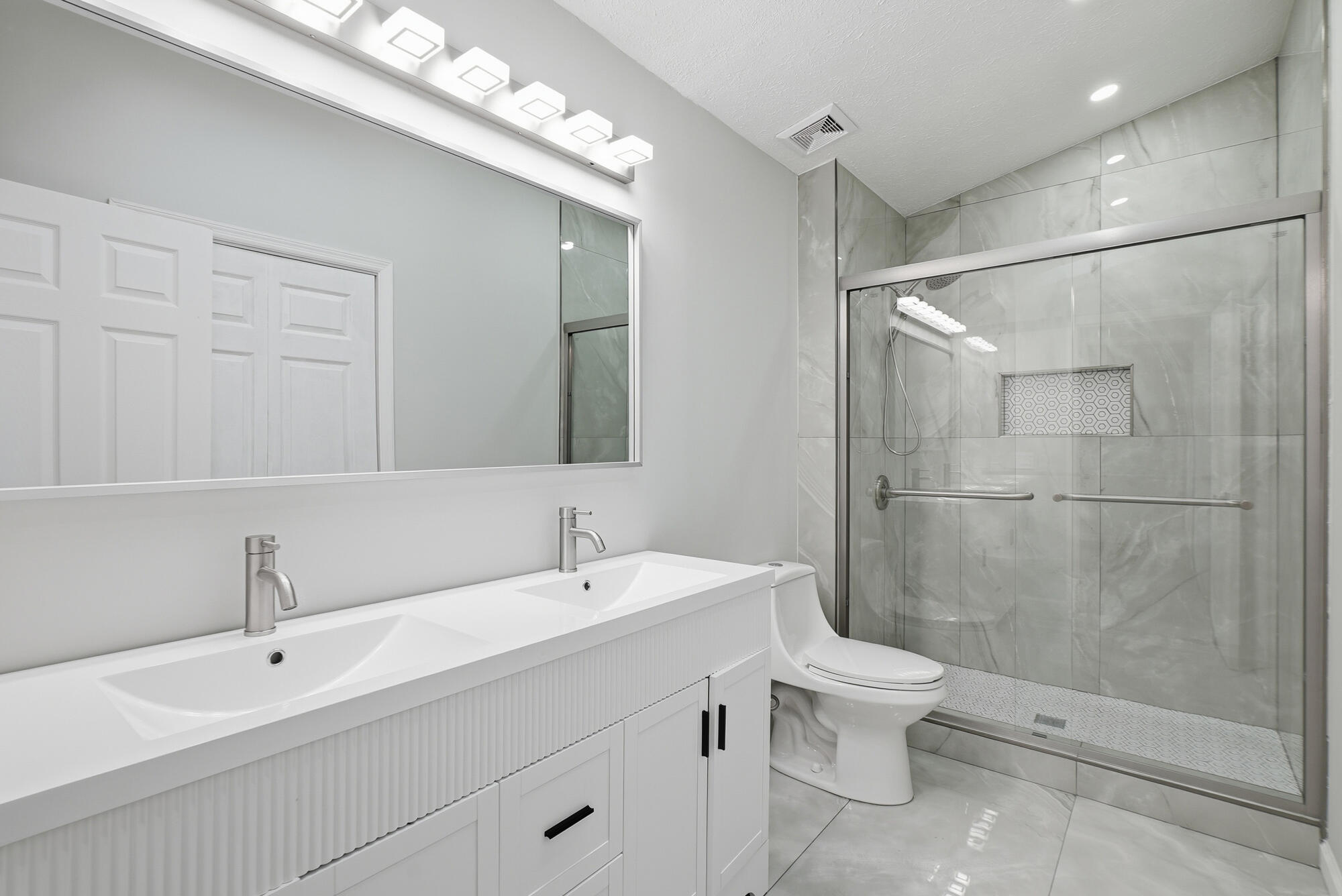 DERBY WOODS - Residential Lease