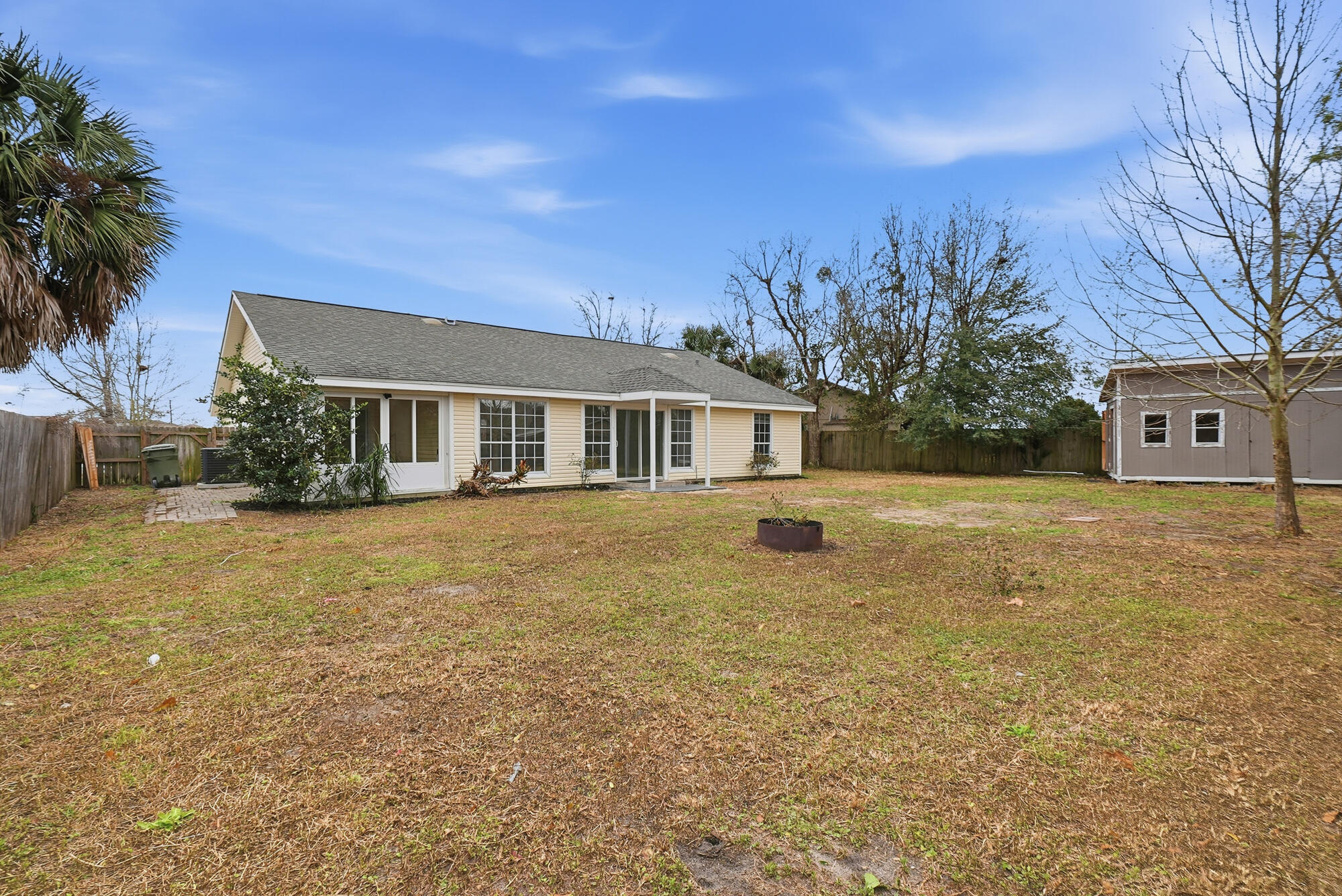 DERBY WOODS - Residential Lease