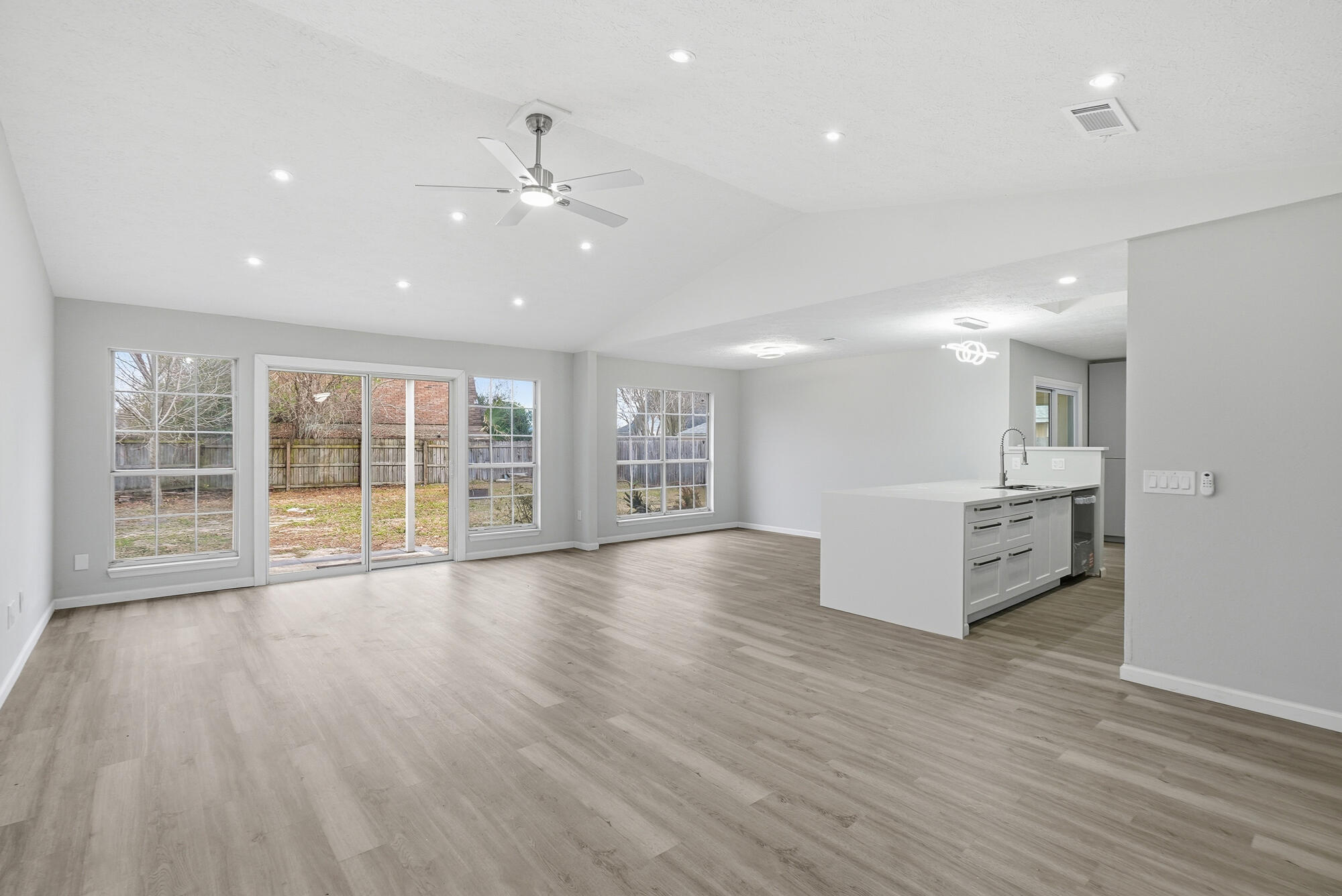 DERBY WOODS - Residential Lease