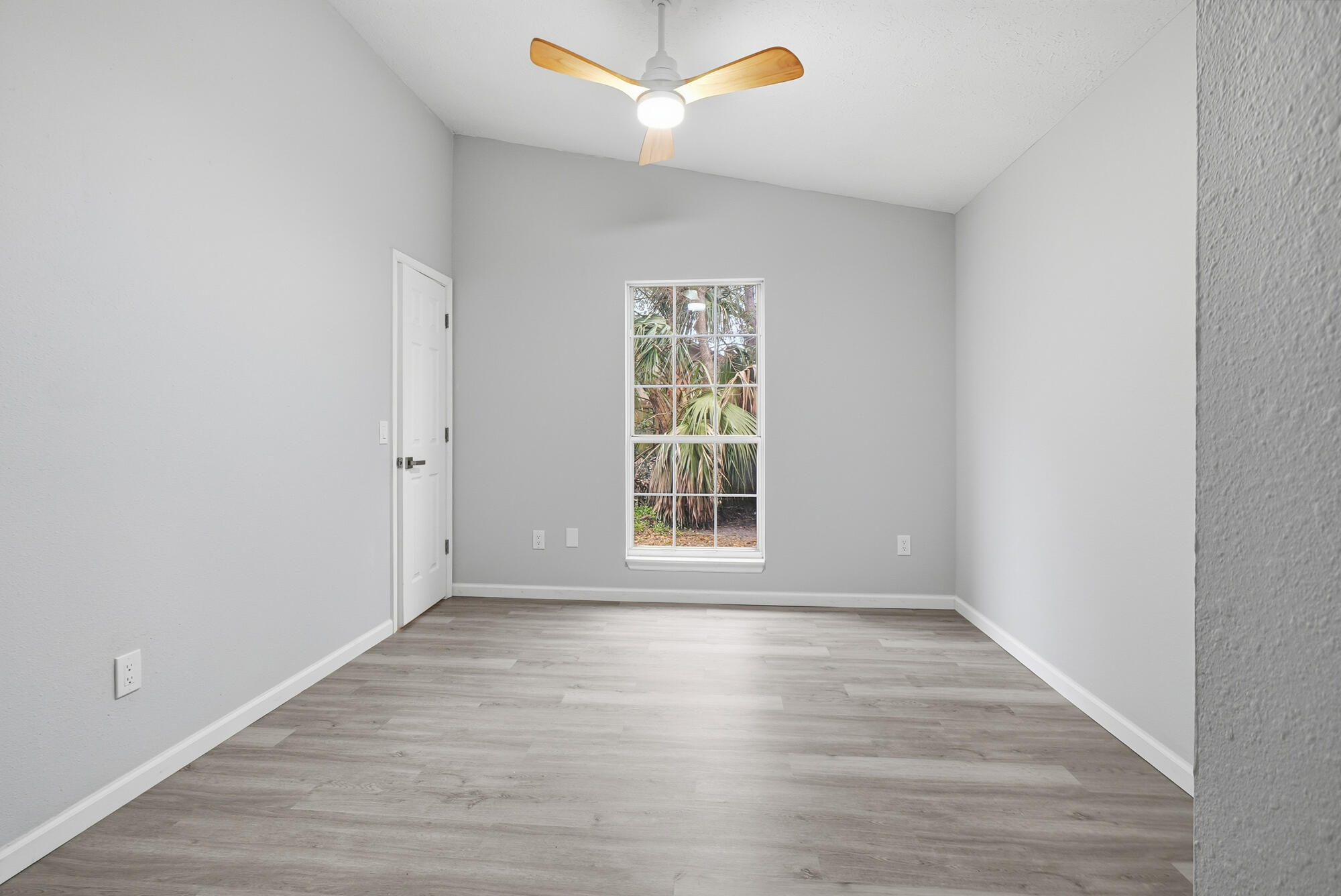 DERBY WOODS - Residential Lease