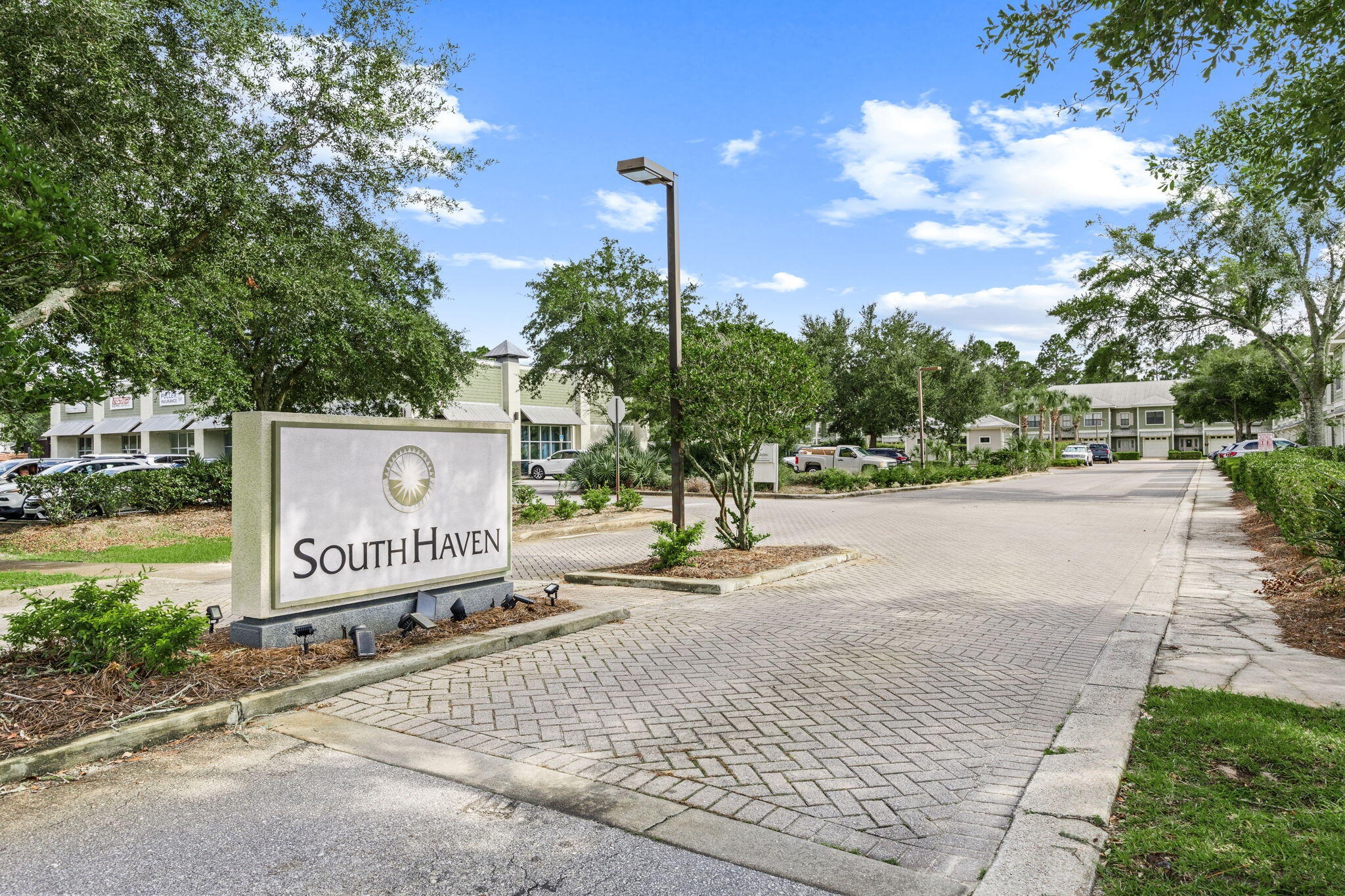 SOUTH HAVEN TOWNHOMES - Residential Lease
