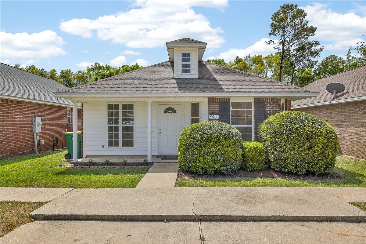 Welcome to your new retreat in The Bungalows at Bluewater Bay! This beautifully maintained 3-bedroom home is designed for those who value both comfort and convenience. You'll love the airy, light-filled layout and the durability of wood-look tile flooring in every room--perfect for easy cleaning and a modern aesthetic. As well as a suite of recent big-ticket upgrades--including a new shower in primary (2026), new water heater (2025), Roof (2021), and HVAC (2020)  --all that's left for you to do is move in and enjoy the Bluewater Bay lifestyle.
New refrigerator and new washer and dryer also convey.