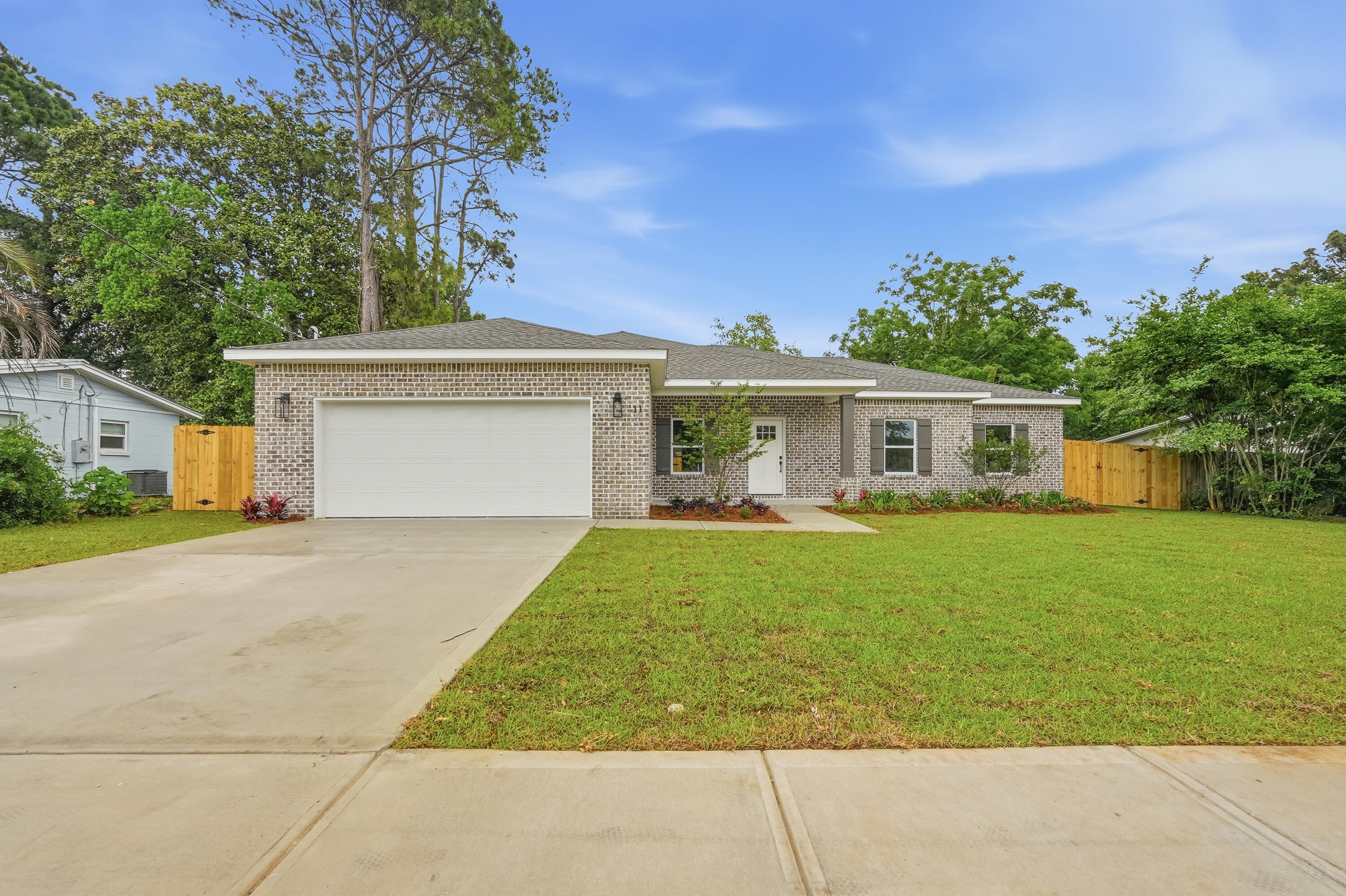 OAKLAND HEIGHTS - Residential