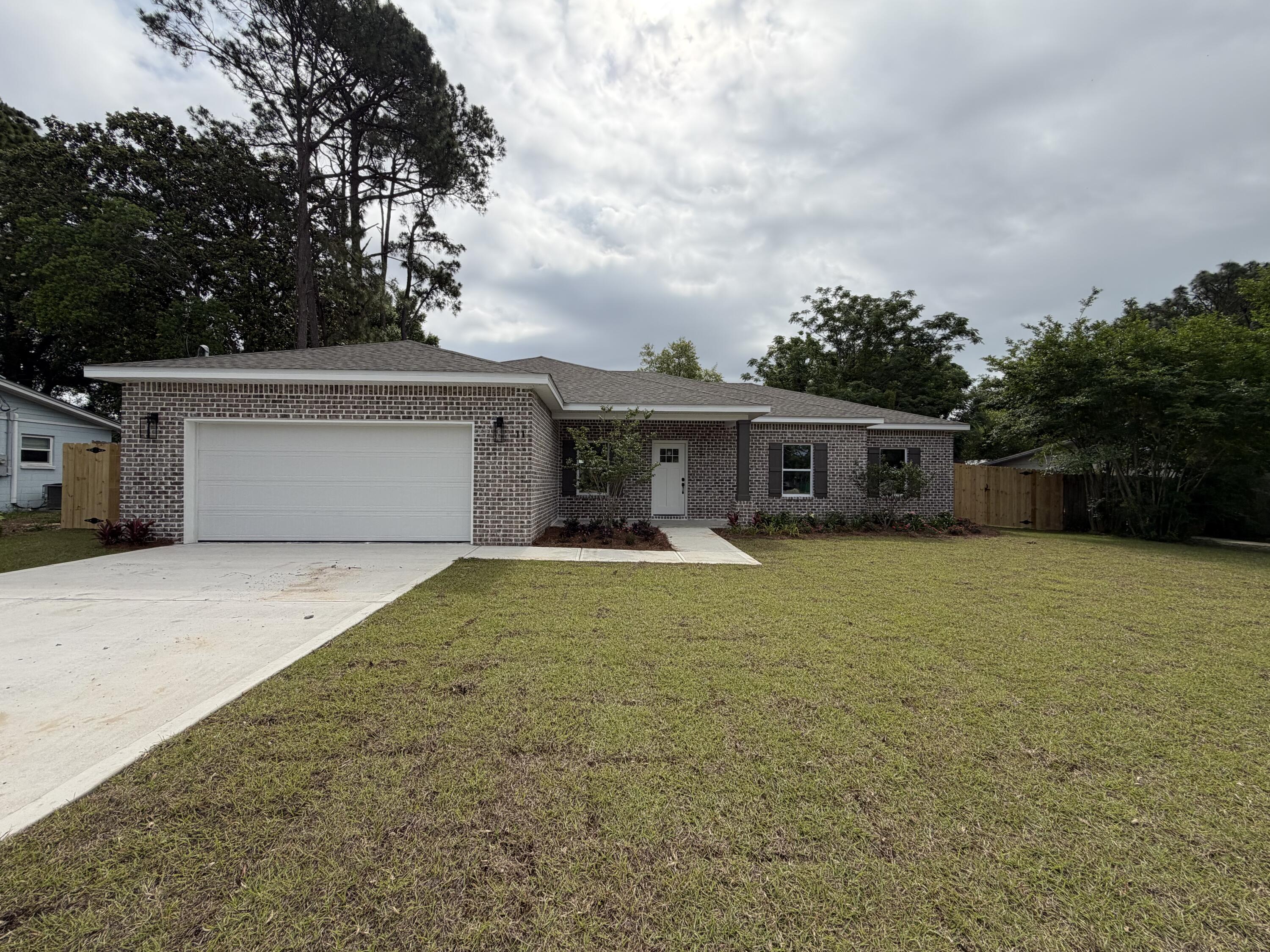 OAKLAND HEIGHTS - Residential