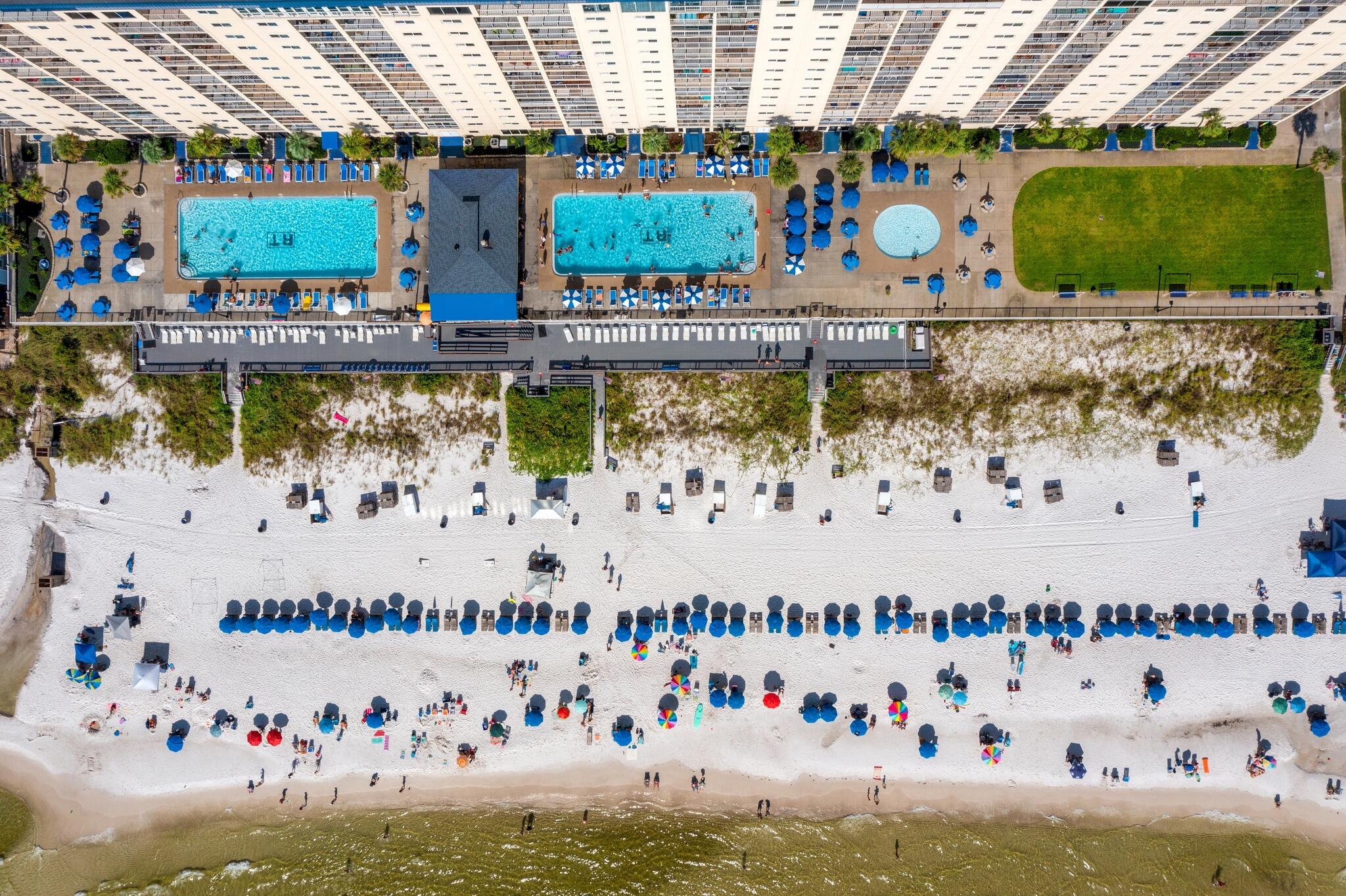 REGENCY TOWERS - Residential