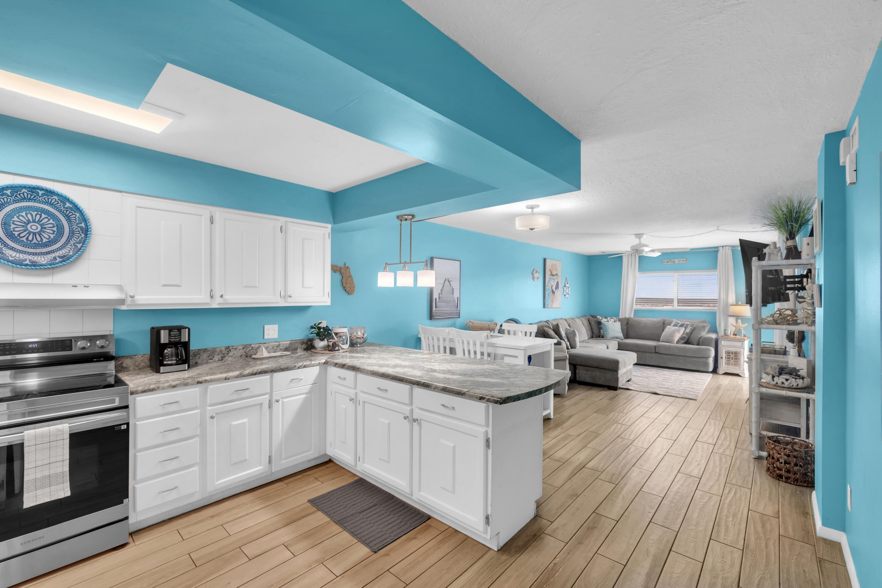 REGENCY TOWERS - Residential