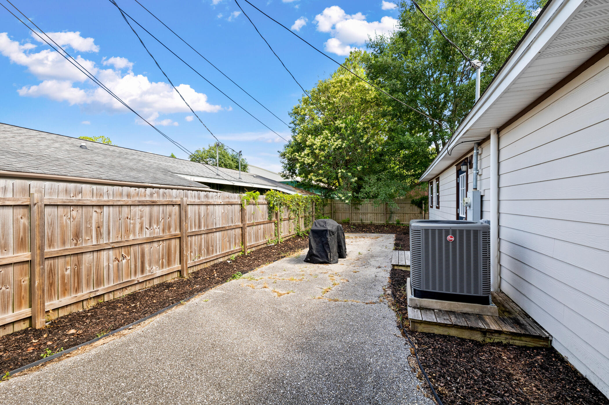 NO RECORDED SUBDIVISION - Residential