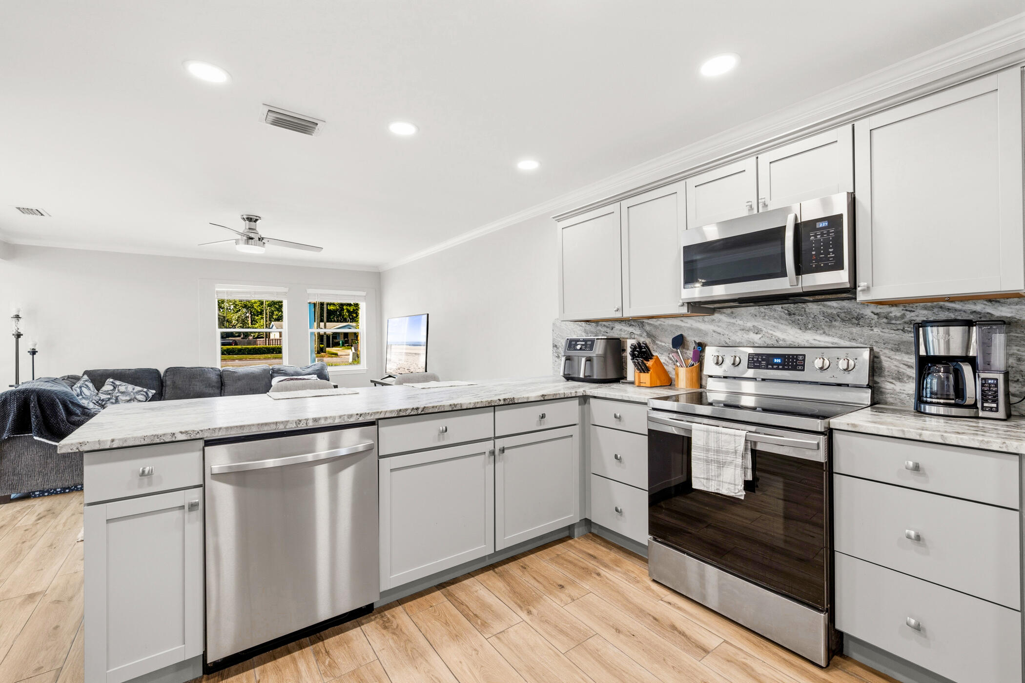 NO RECORDED SUBDIVISION - Residential