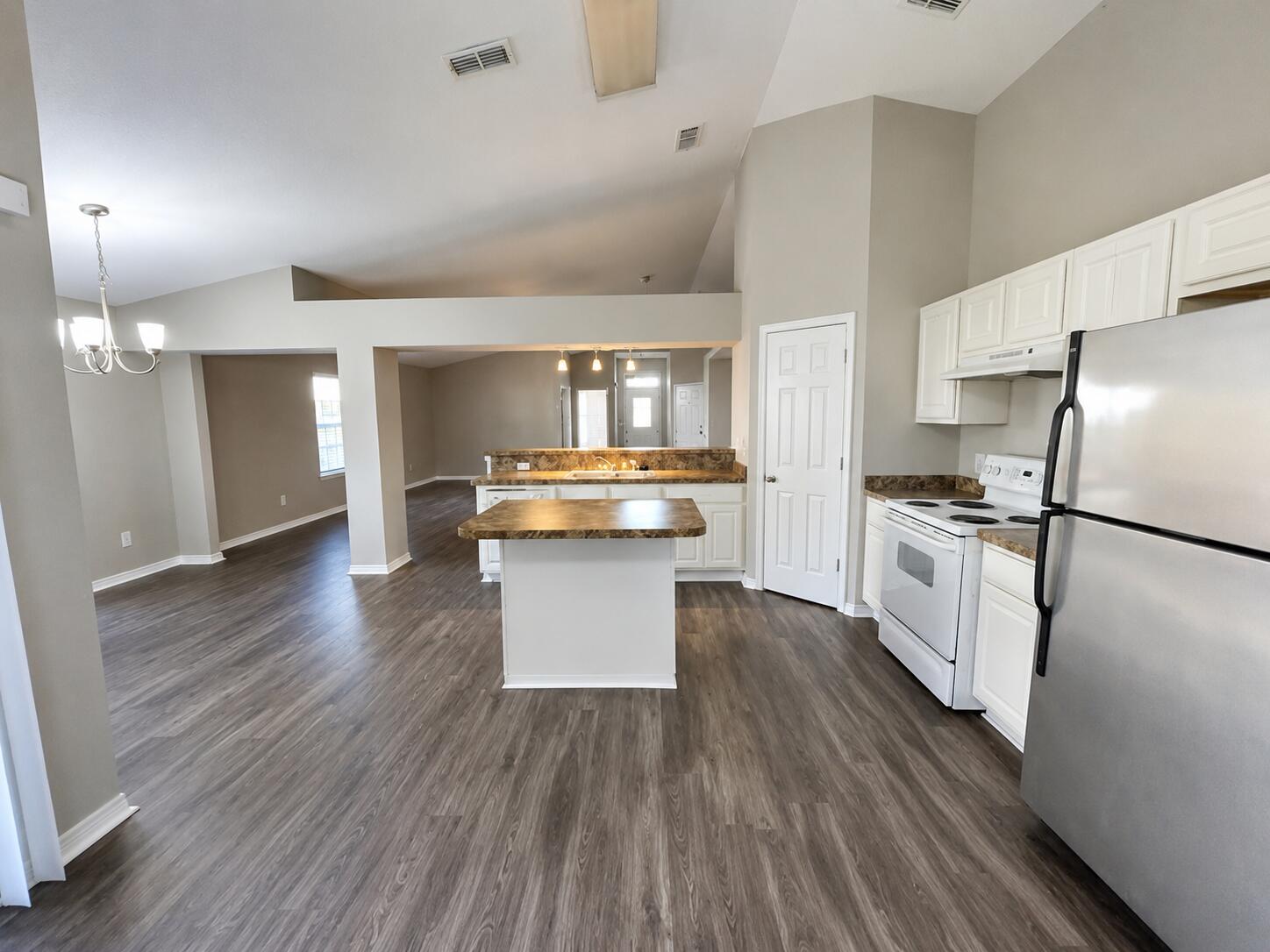 REDSTONE ESTATES - Residential Lease