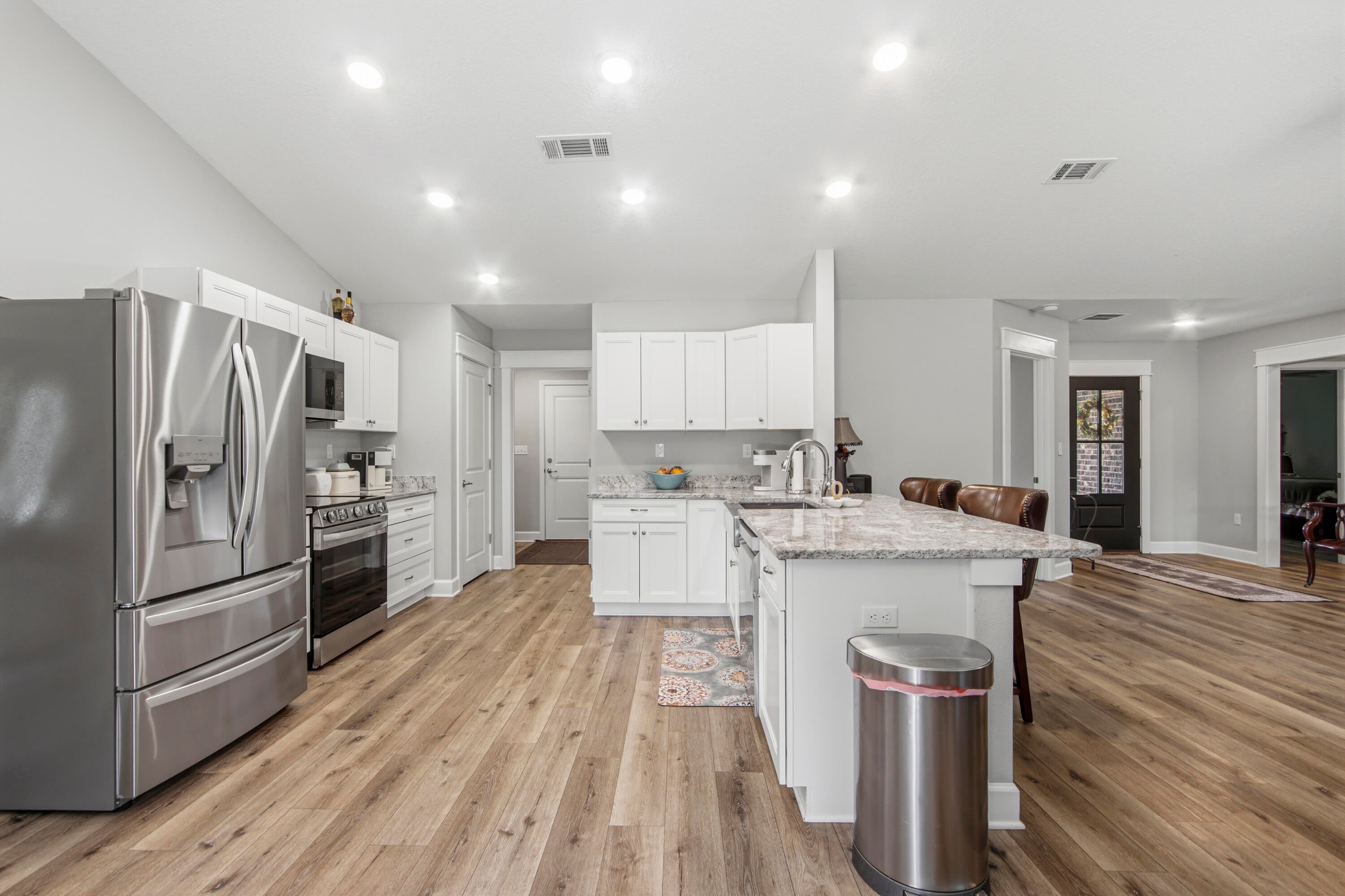 LAKESHORE GARDENS - Residential