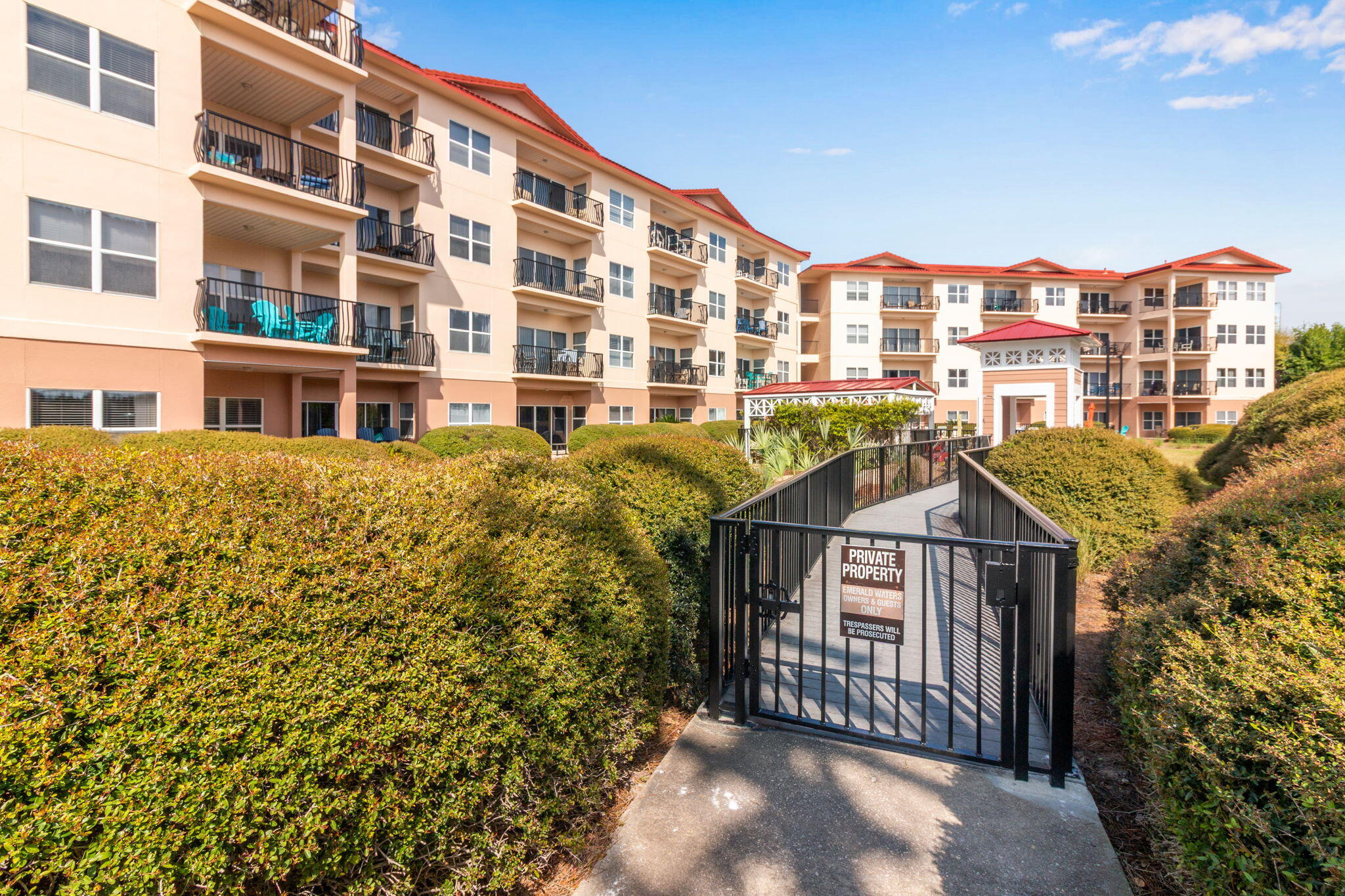 EMERALD WATERS - Residential