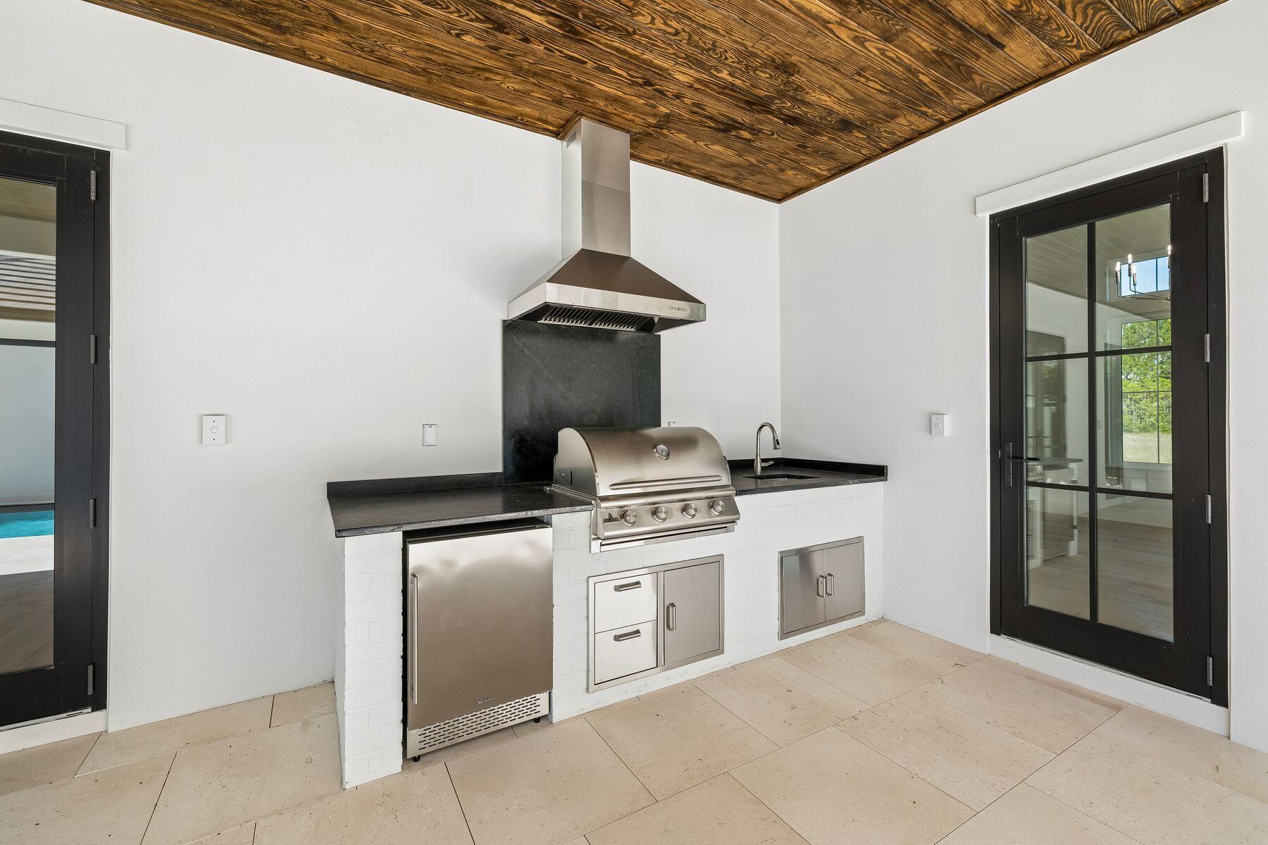 BURNT PINE - Residential