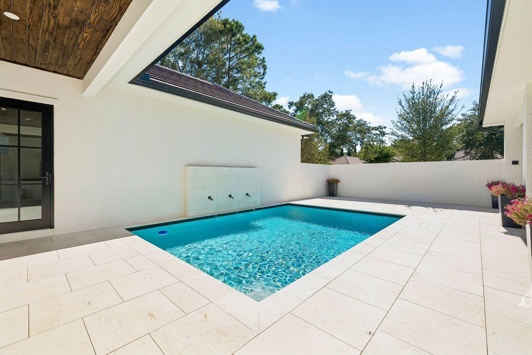 BURNT PINE - Residential