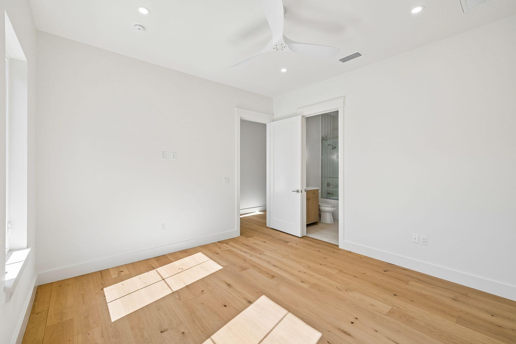 BURNT PINE - Residential
