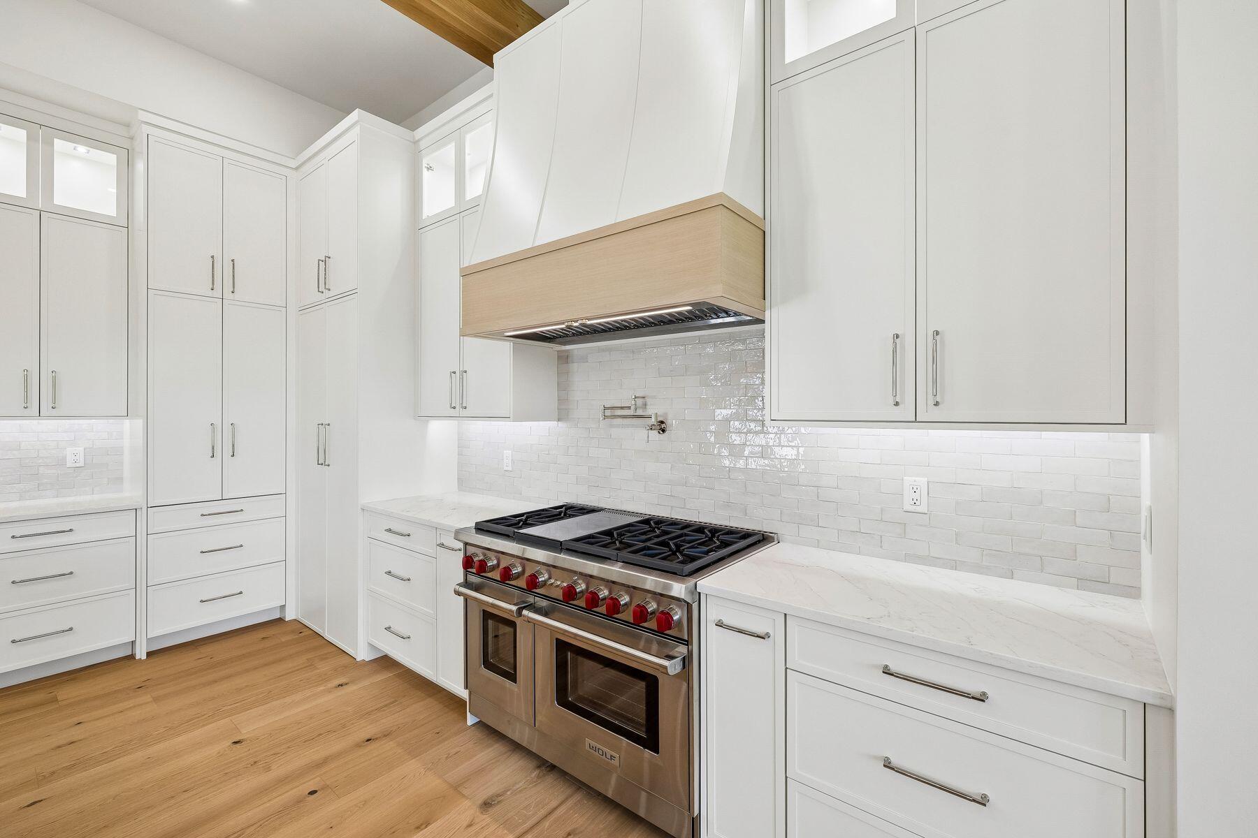 BURNT PINE - Residential
