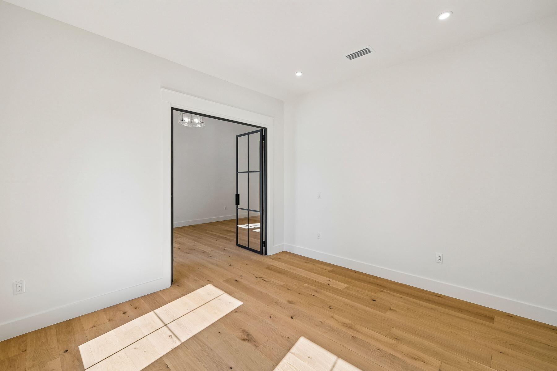 BURNT PINE - Residential