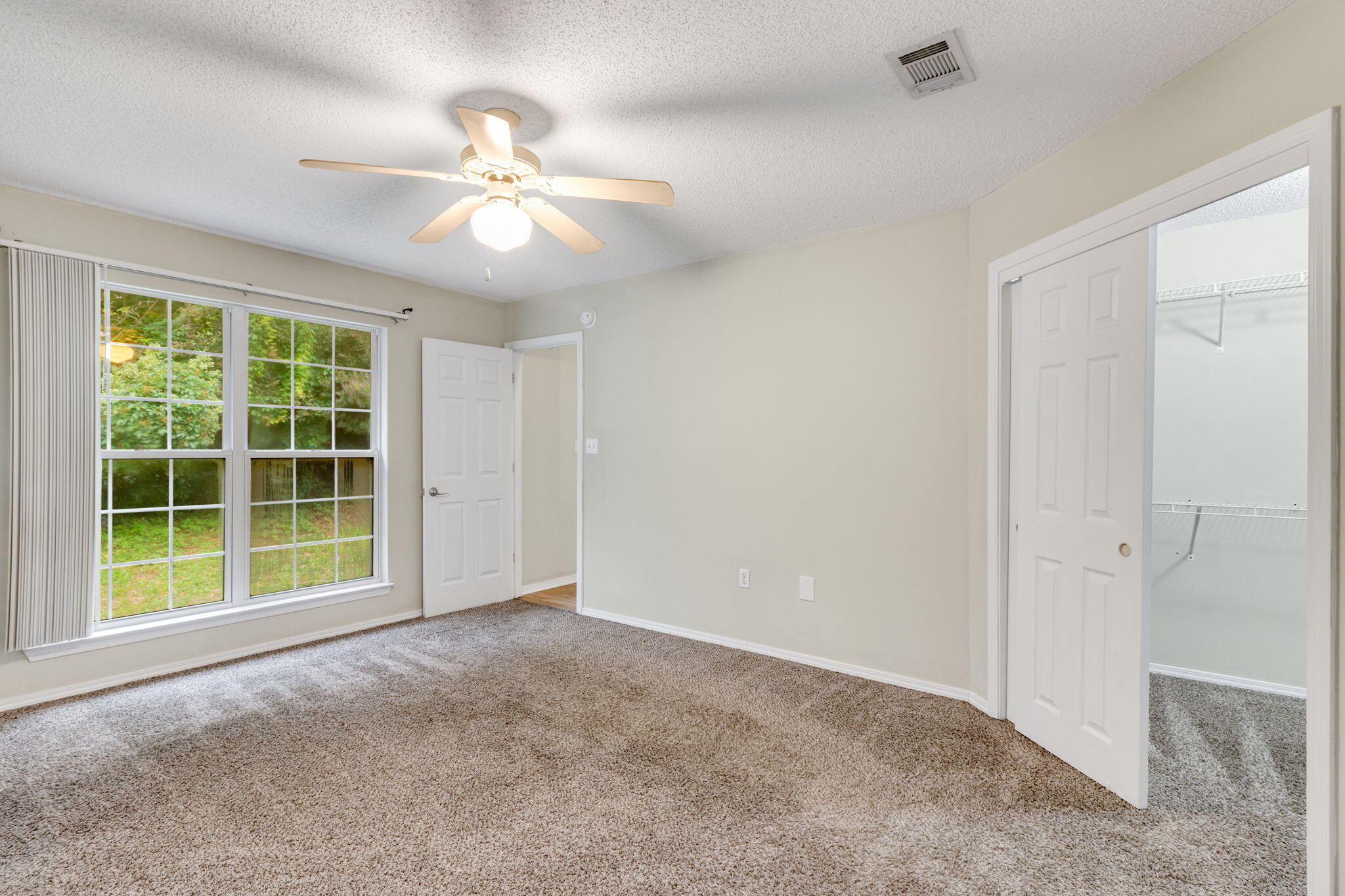 HUNTERS RUN S/D - Residential Lease