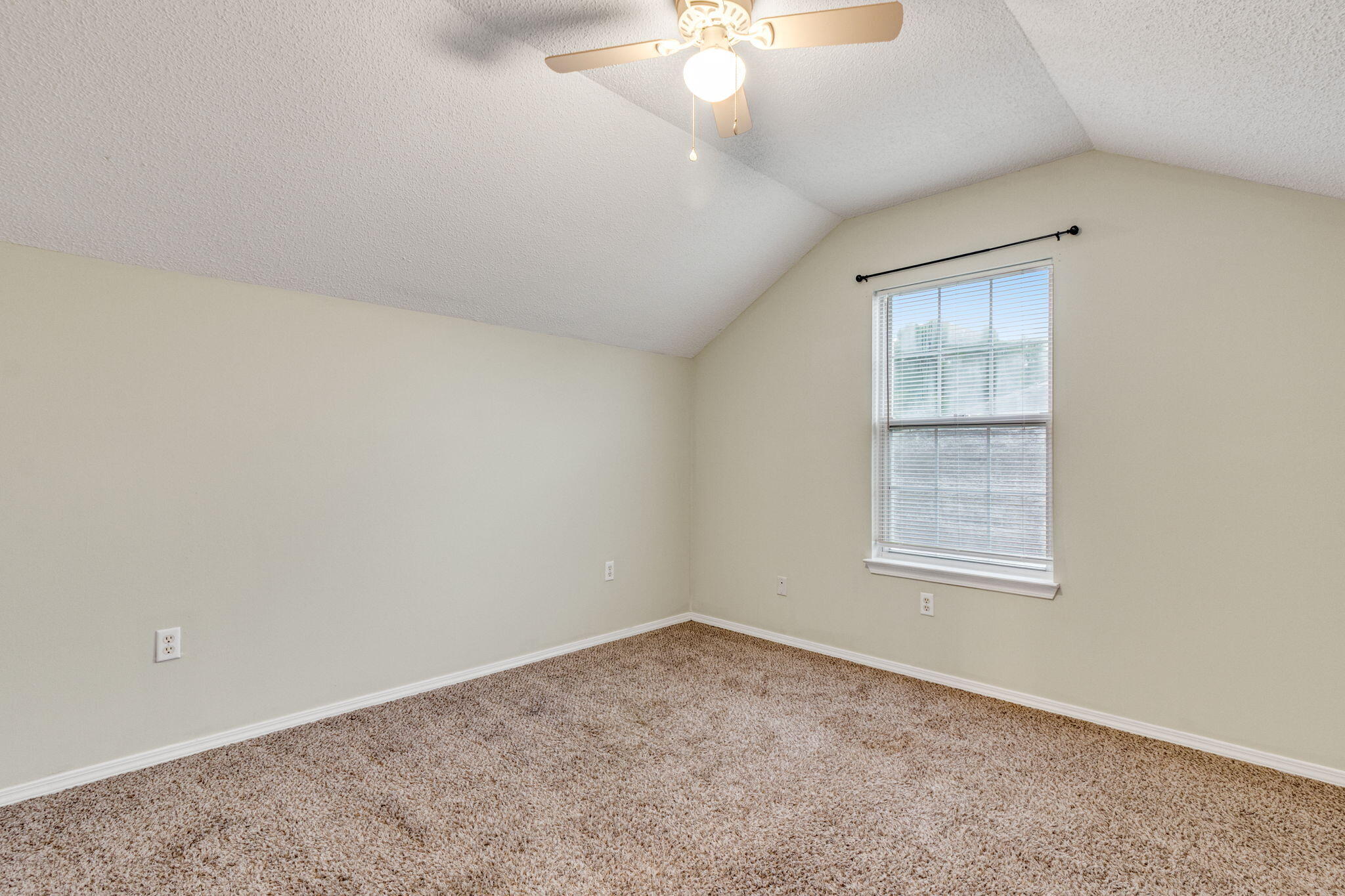HUNTERS RUN S/D - Residential Lease