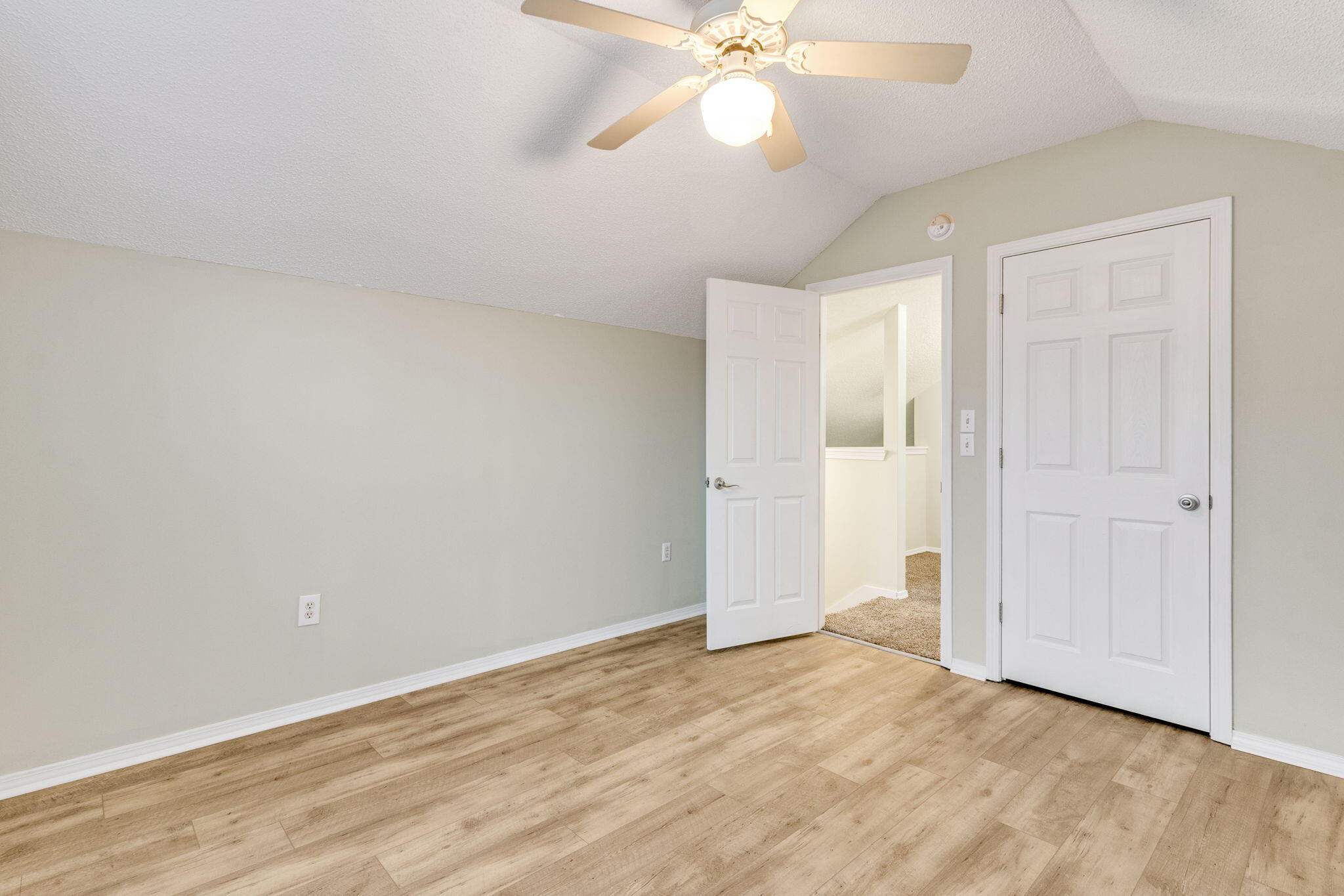 HUNTERS RUN S/D - Residential Lease
