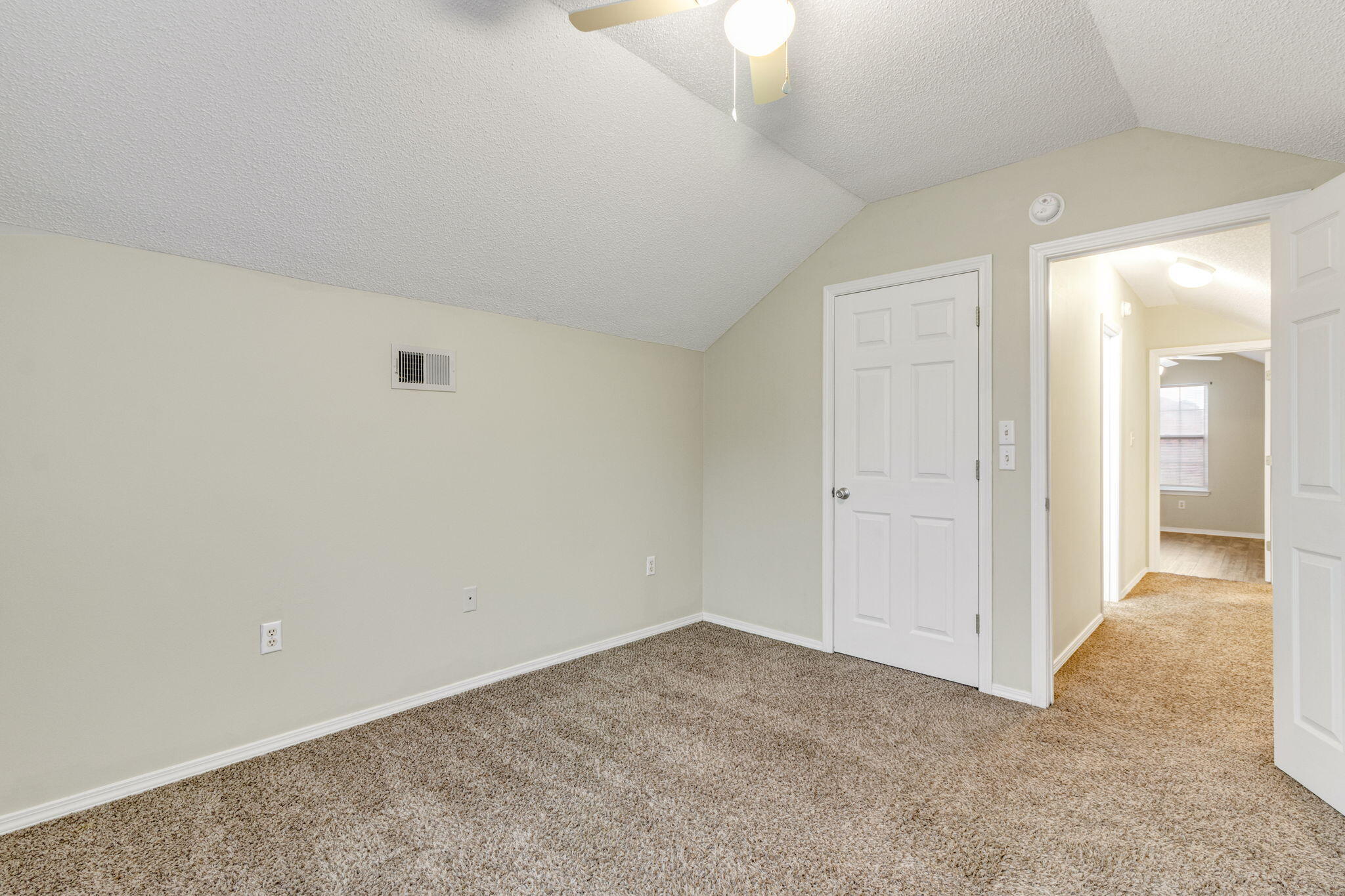 HUNTERS RUN S/D - Residential Lease