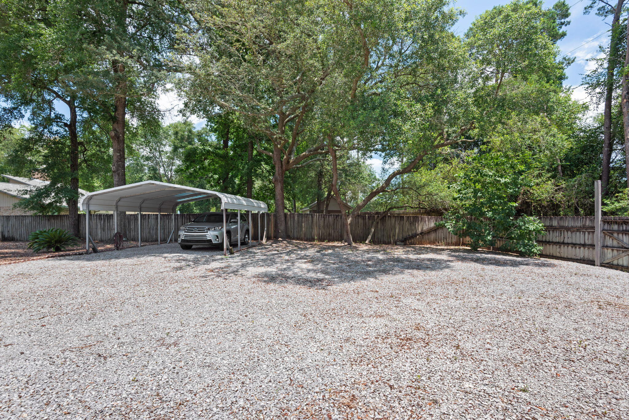 ROCKY BAYOU COUNTRY CLUB ESTATES 6 - Residential