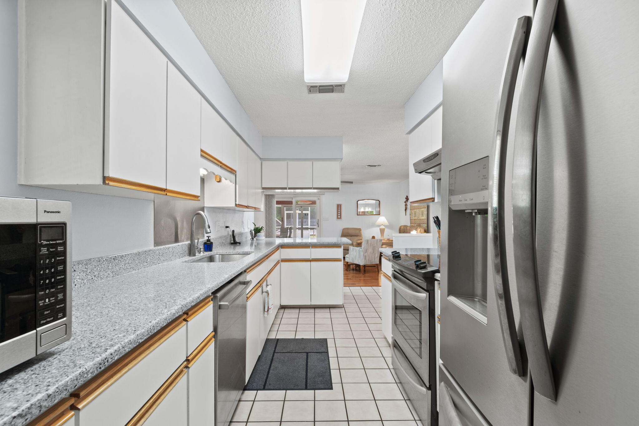 ROCKY BAYOU COUNTRY CLUB ESTATES 6 - Residential