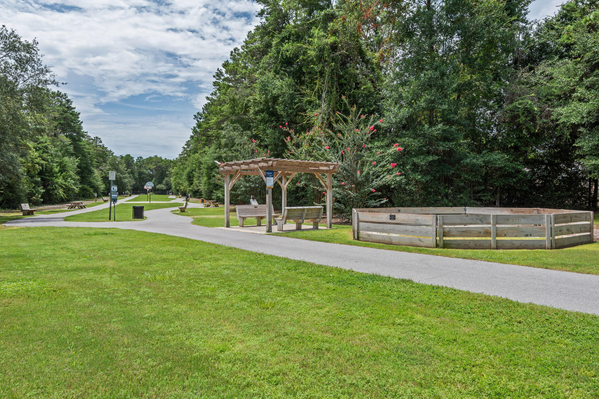 ROCKY BAYOU COUNTRY CLUB ESTATES 6 - Residential