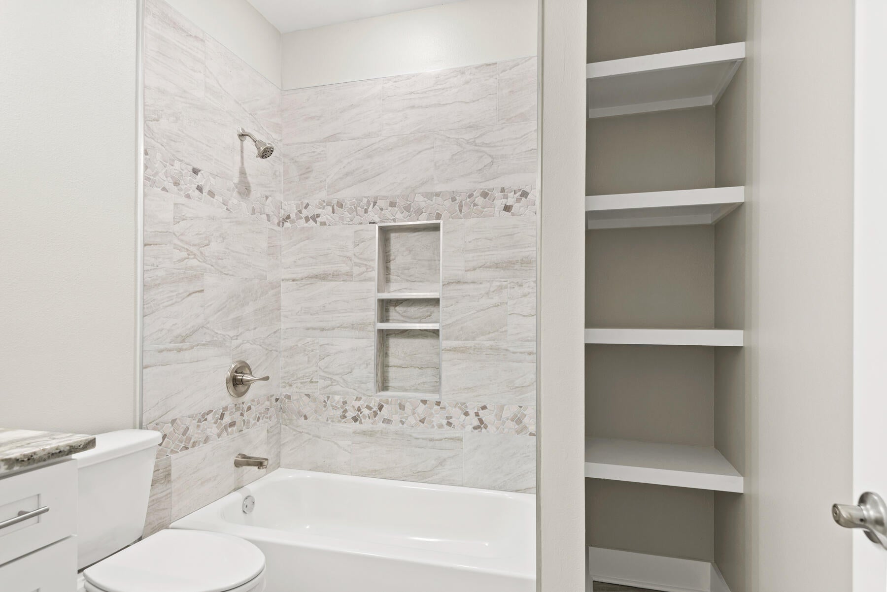 VILLA TASSO TOWN OF - Residential