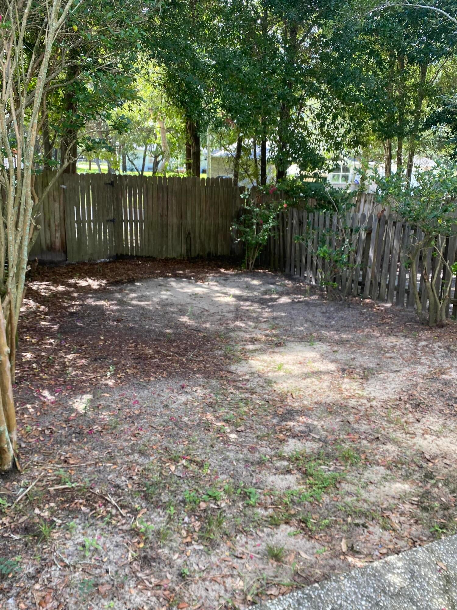 VILLA DANIELLE 1ST ADDN - Residential Lease
