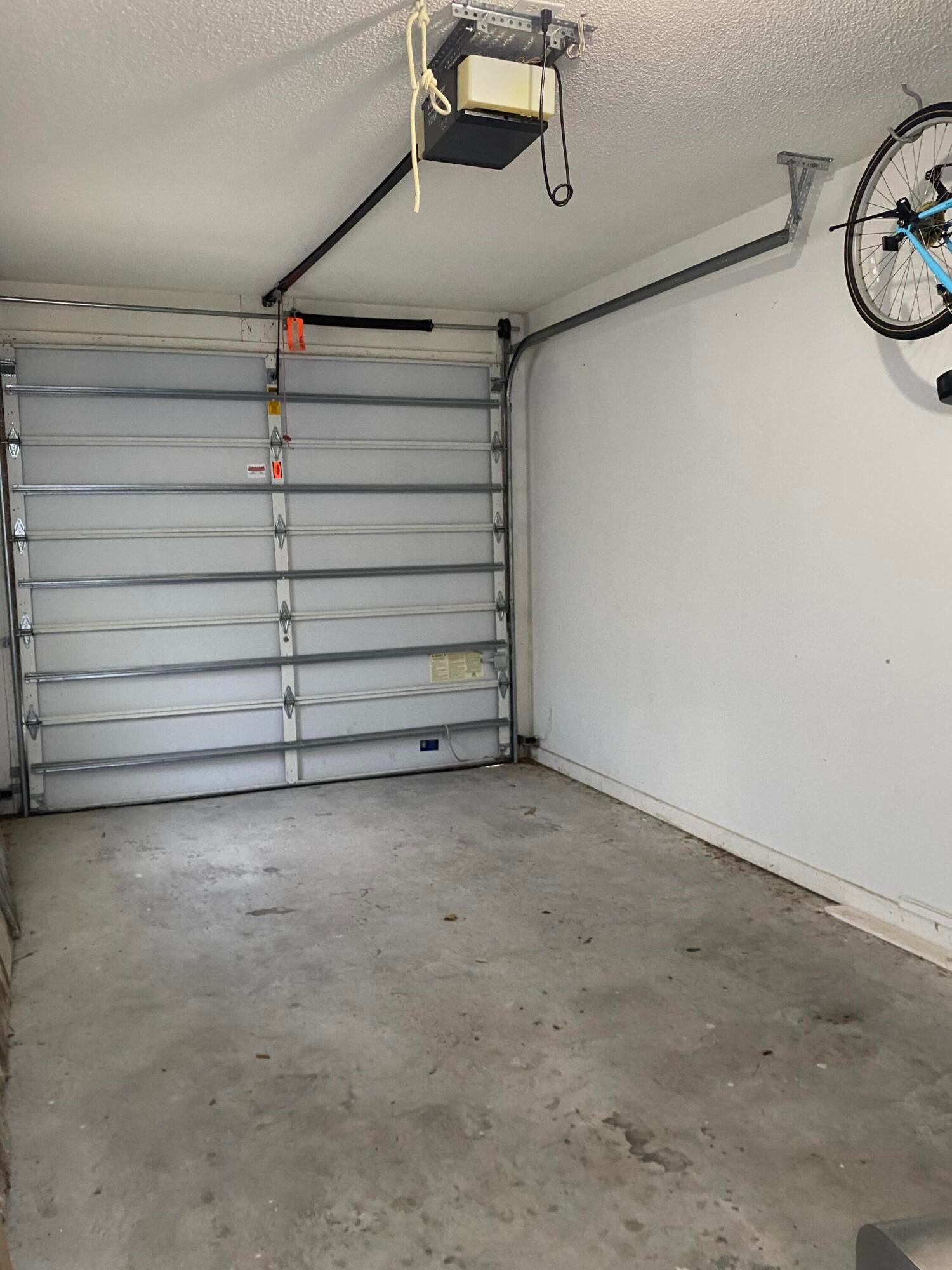 VILLA DANIELLE 1ST ADDN - Residential Lease