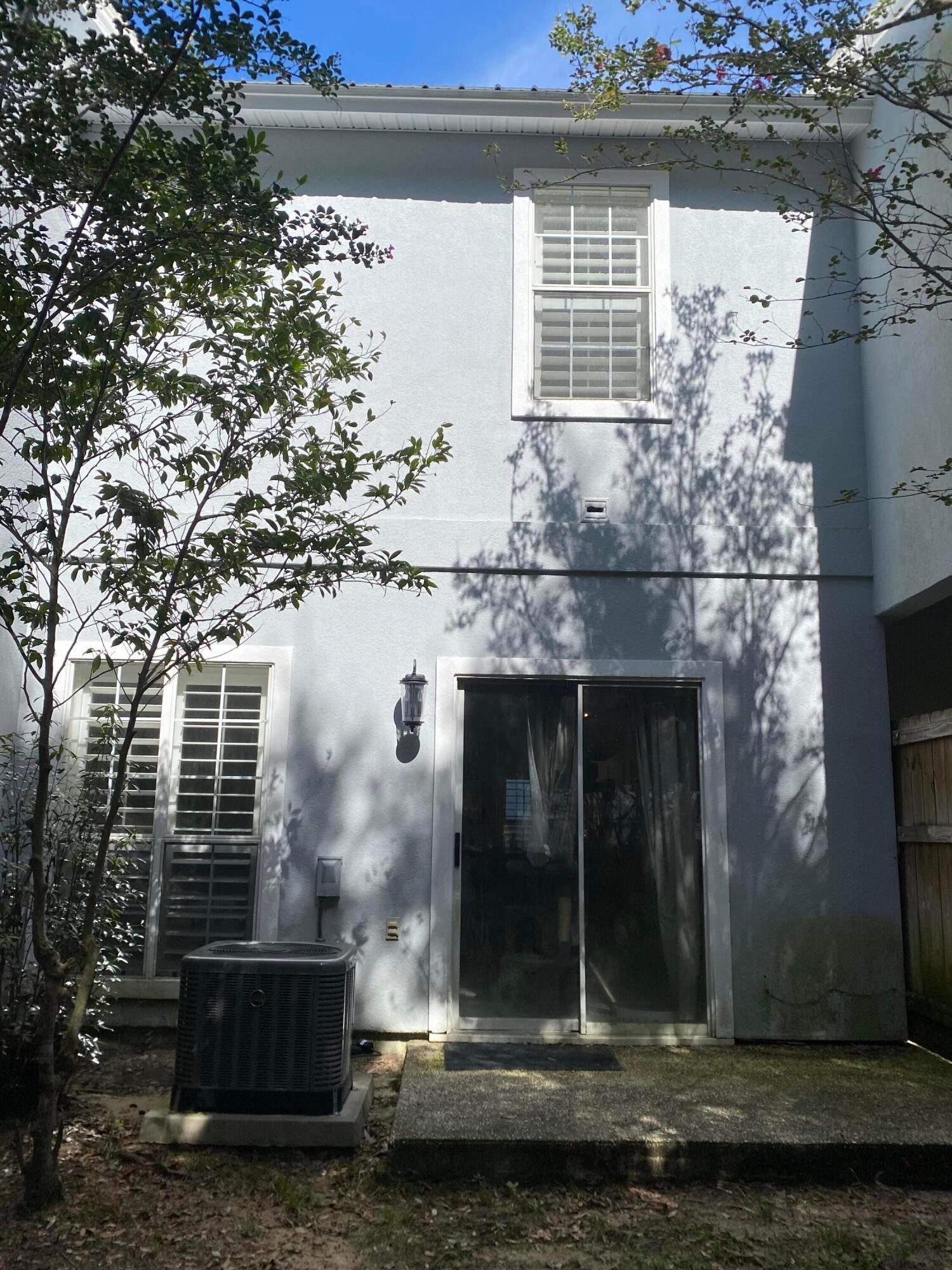 VILLA DANIELLE 1ST ADDN - Residential Lease