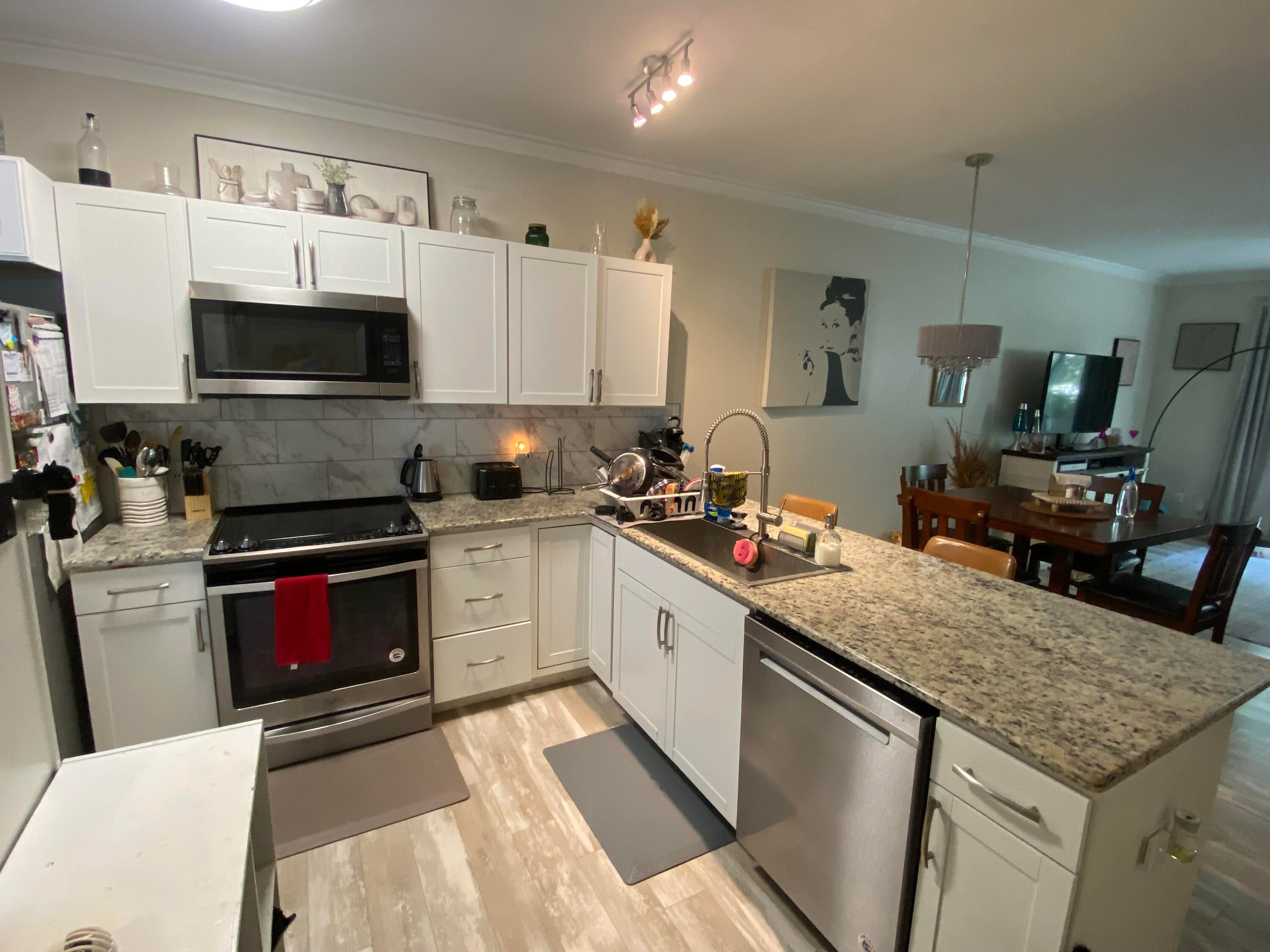 VILLA DANIELLE 1ST ADDN - Residential Lease