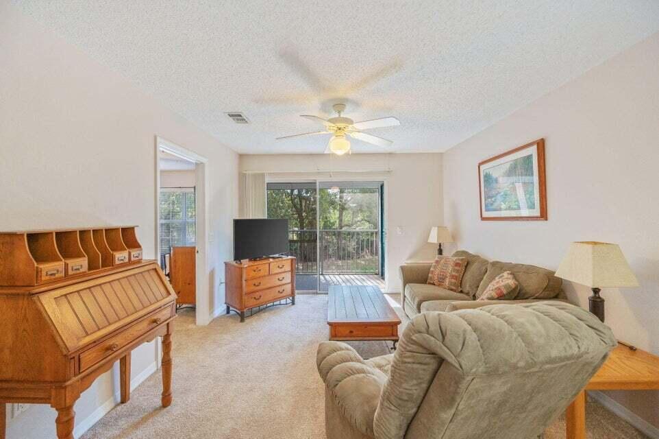 THE FLORIDA CLUB - Residential Lease