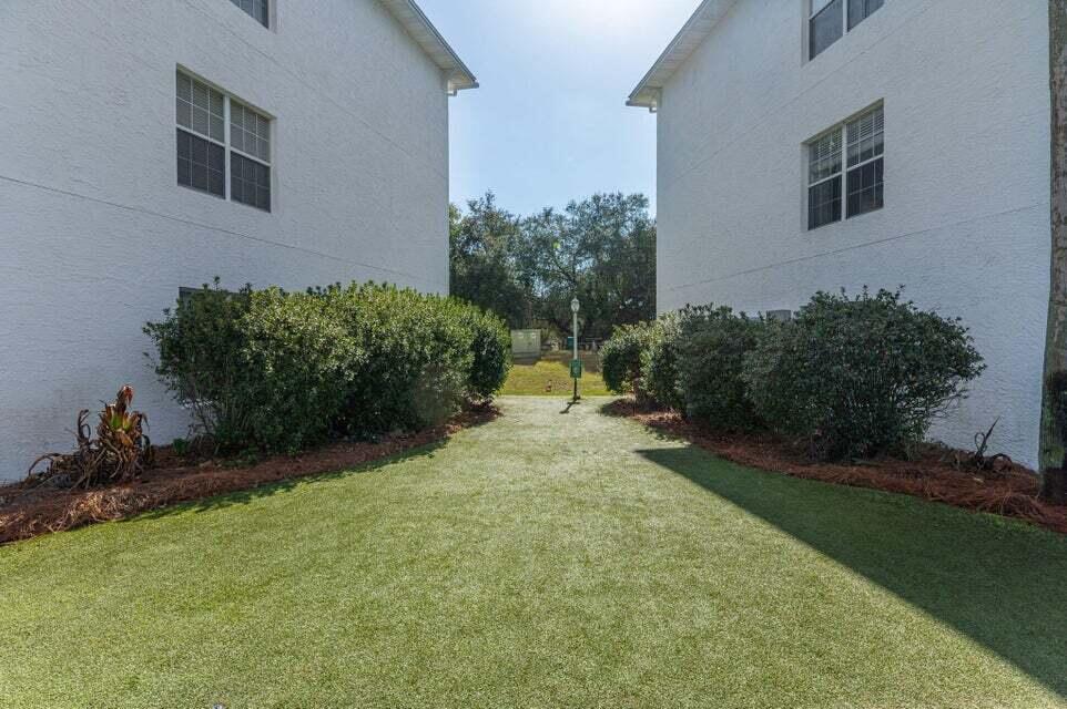 THE FLORIDA CLUB - Residential Lease