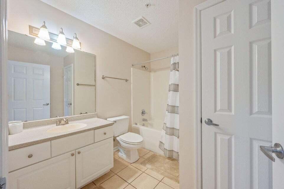 THE FLORIDA CLUB - Residential Lease