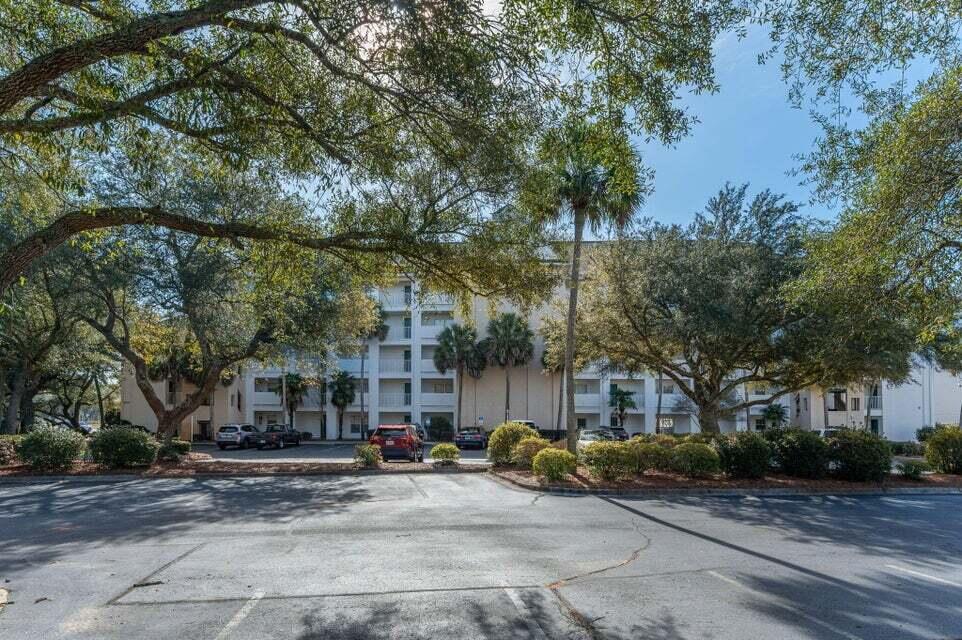 THE FLORIDA CLUB - Residential Lease