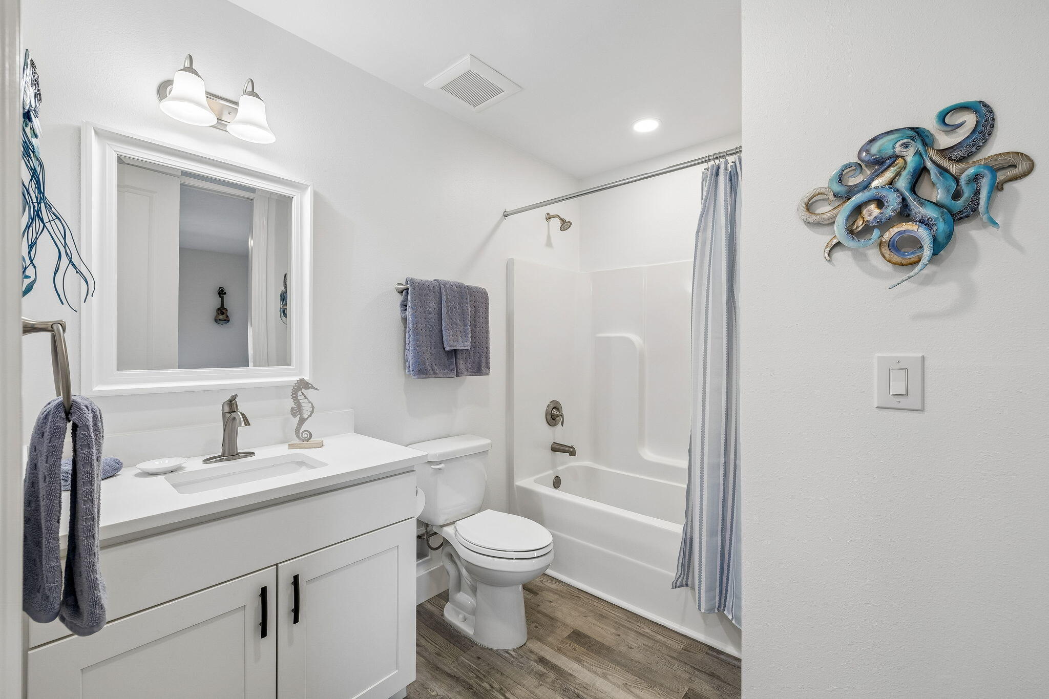 Gulf Place Residence - Residential